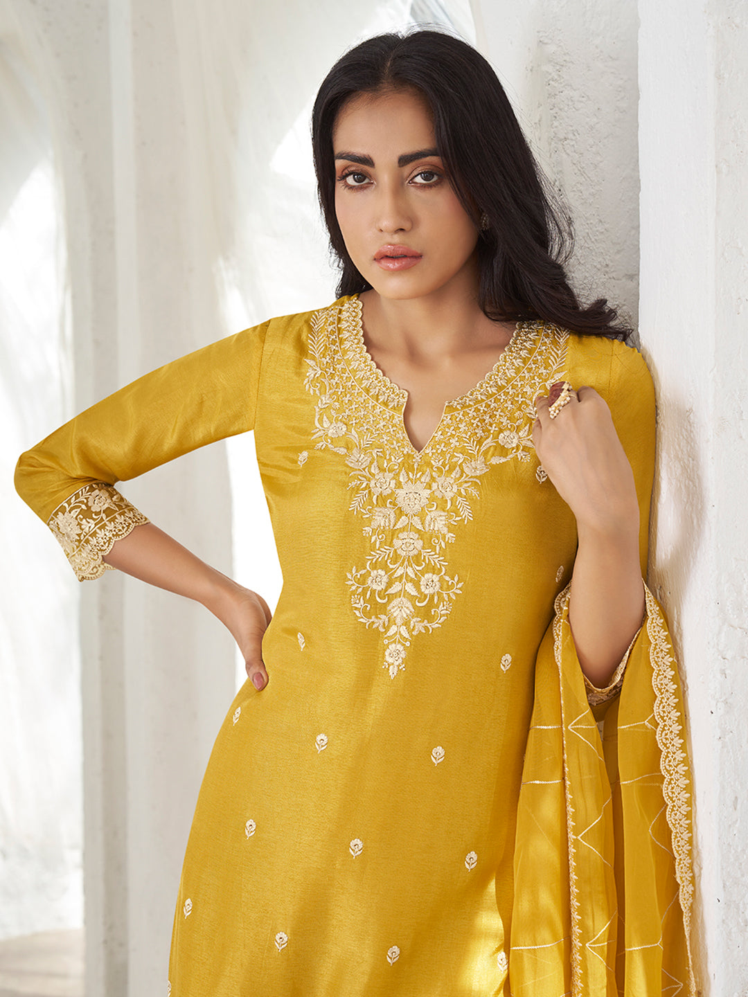 Floral and Geometric Threadwork Kurta Set with Hanging Pearl Daman, Straight Pant, and Dupatta