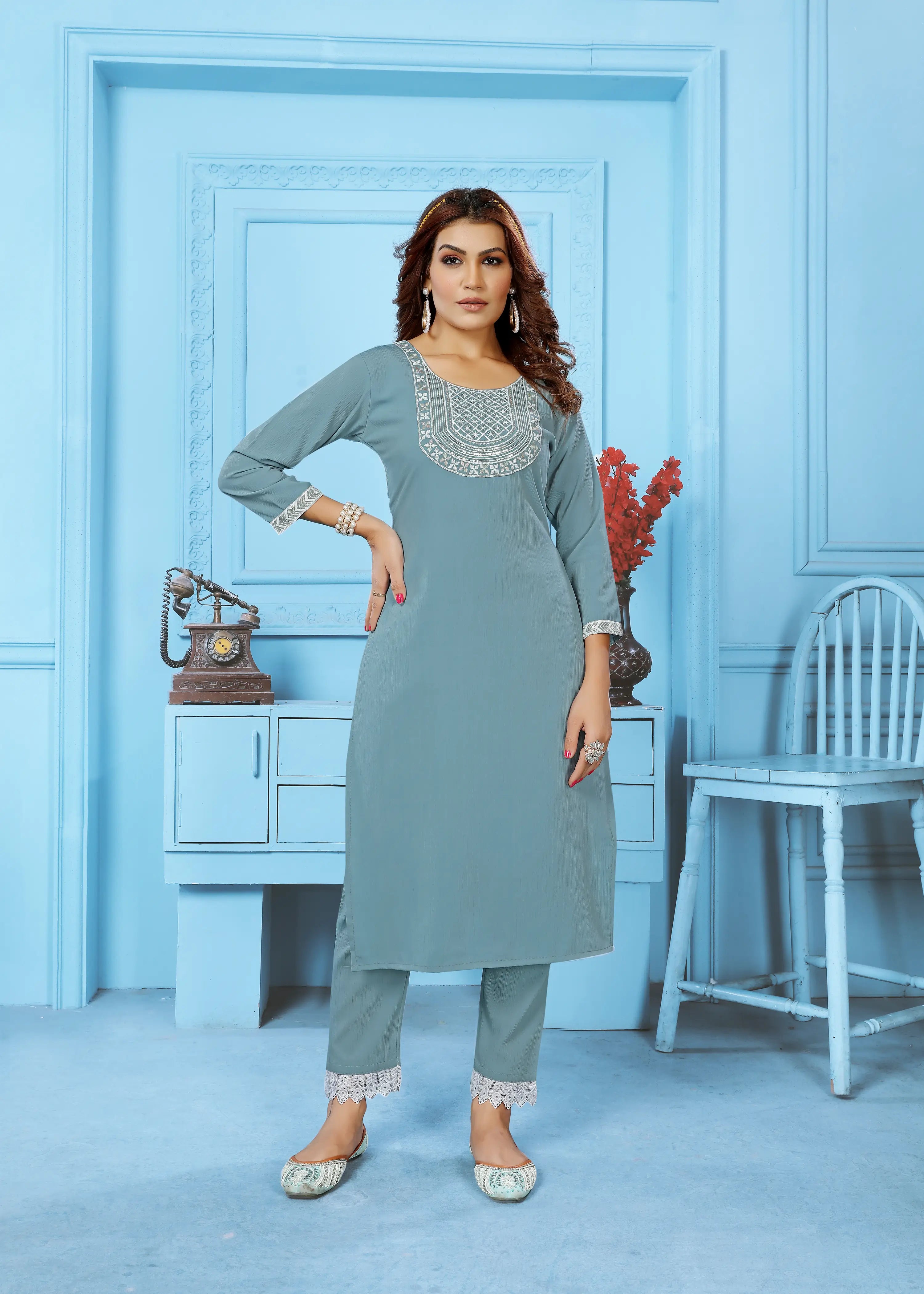 Light Gray Kurta Set With Embroidery Work - qivii