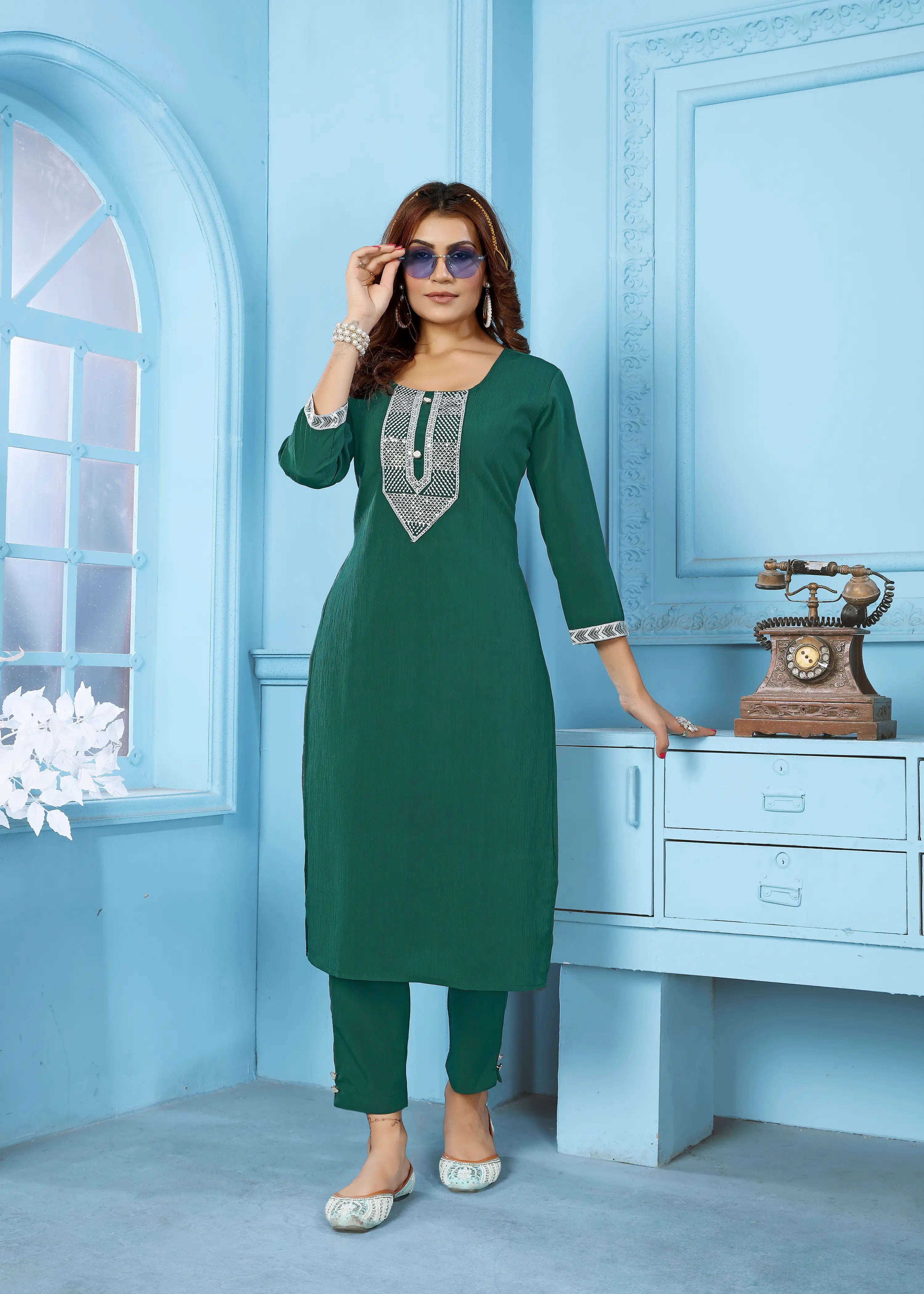Green Kurta Set With Embroidery Work - qivii