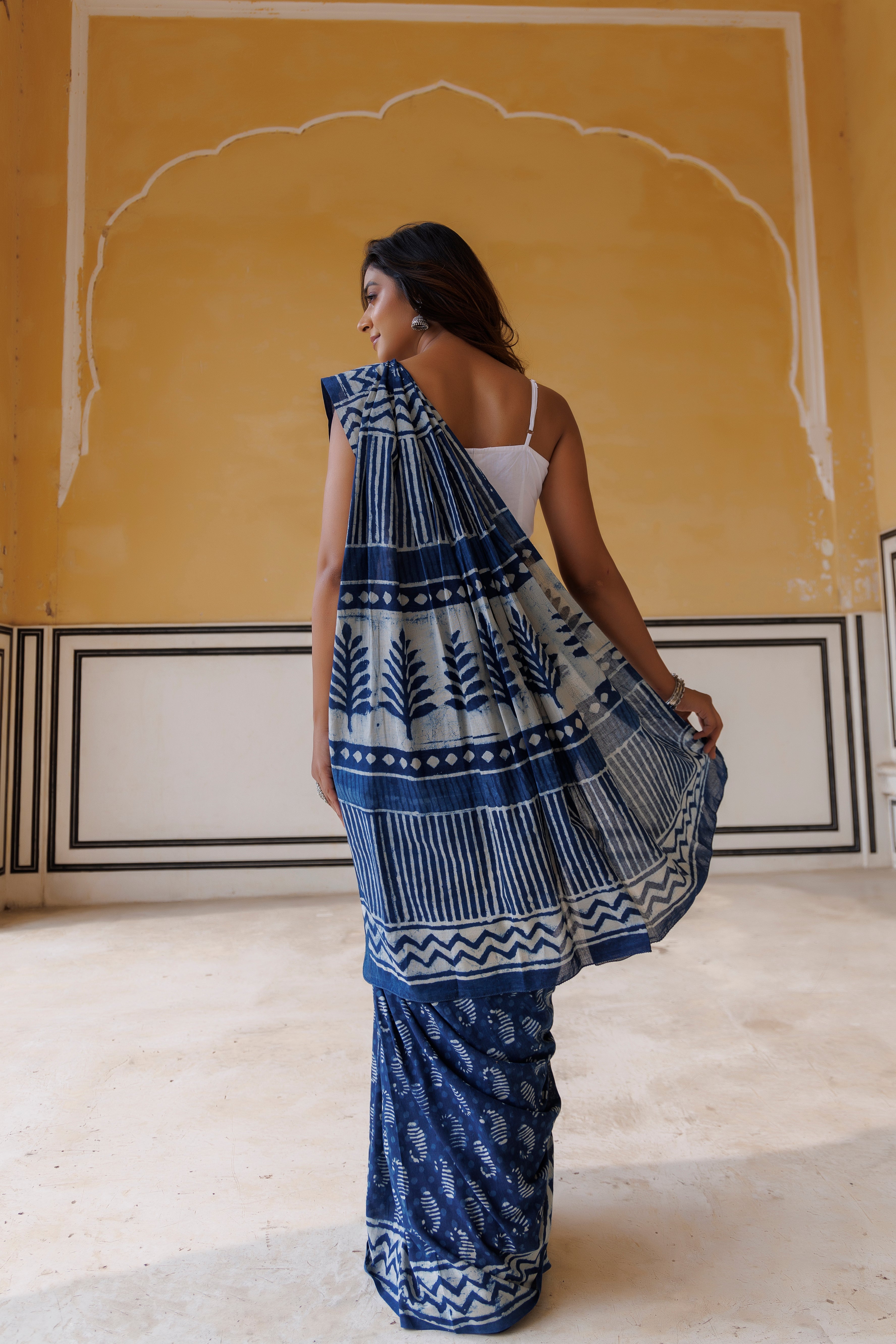 White And Indigo Paisley Block Printed Saree - By Ragavi - qivii