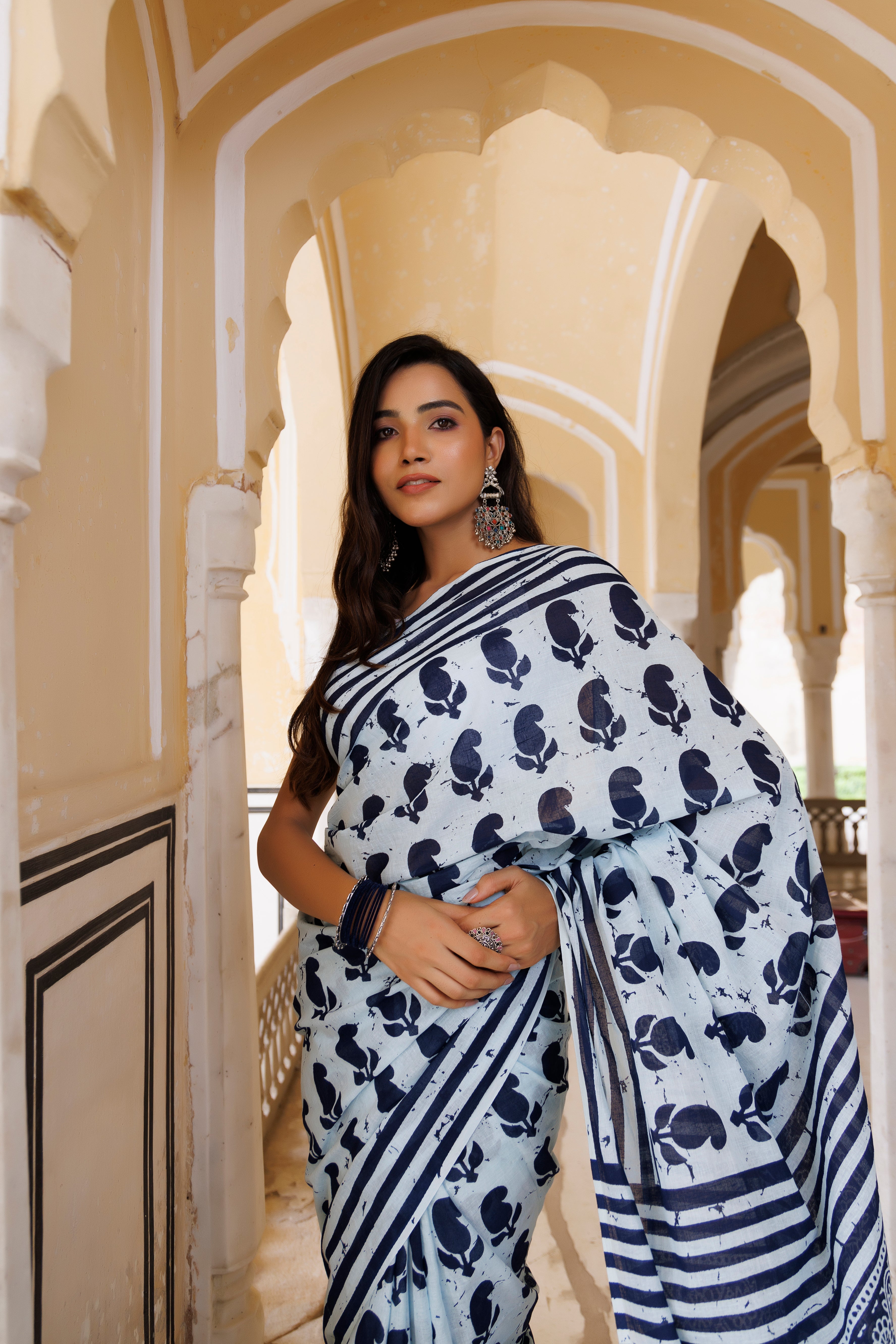 Ice Water Blue And Indigo Traditional Jaipuri Printed Saree - By Ragavi - qivii