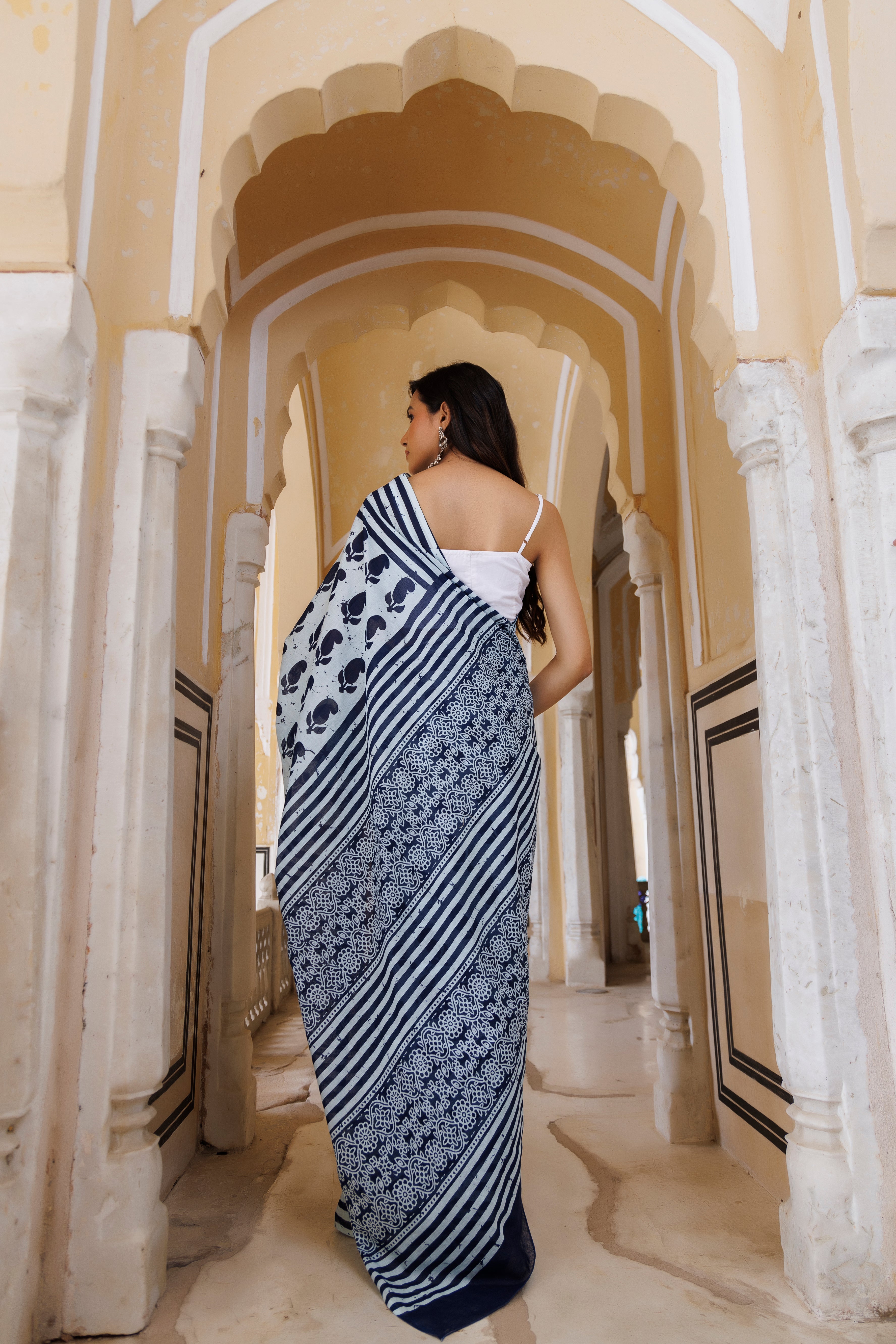 Ice Water Blue And Indigo Traditional Jaipuri Printed Saree - By Ragavi - qivii