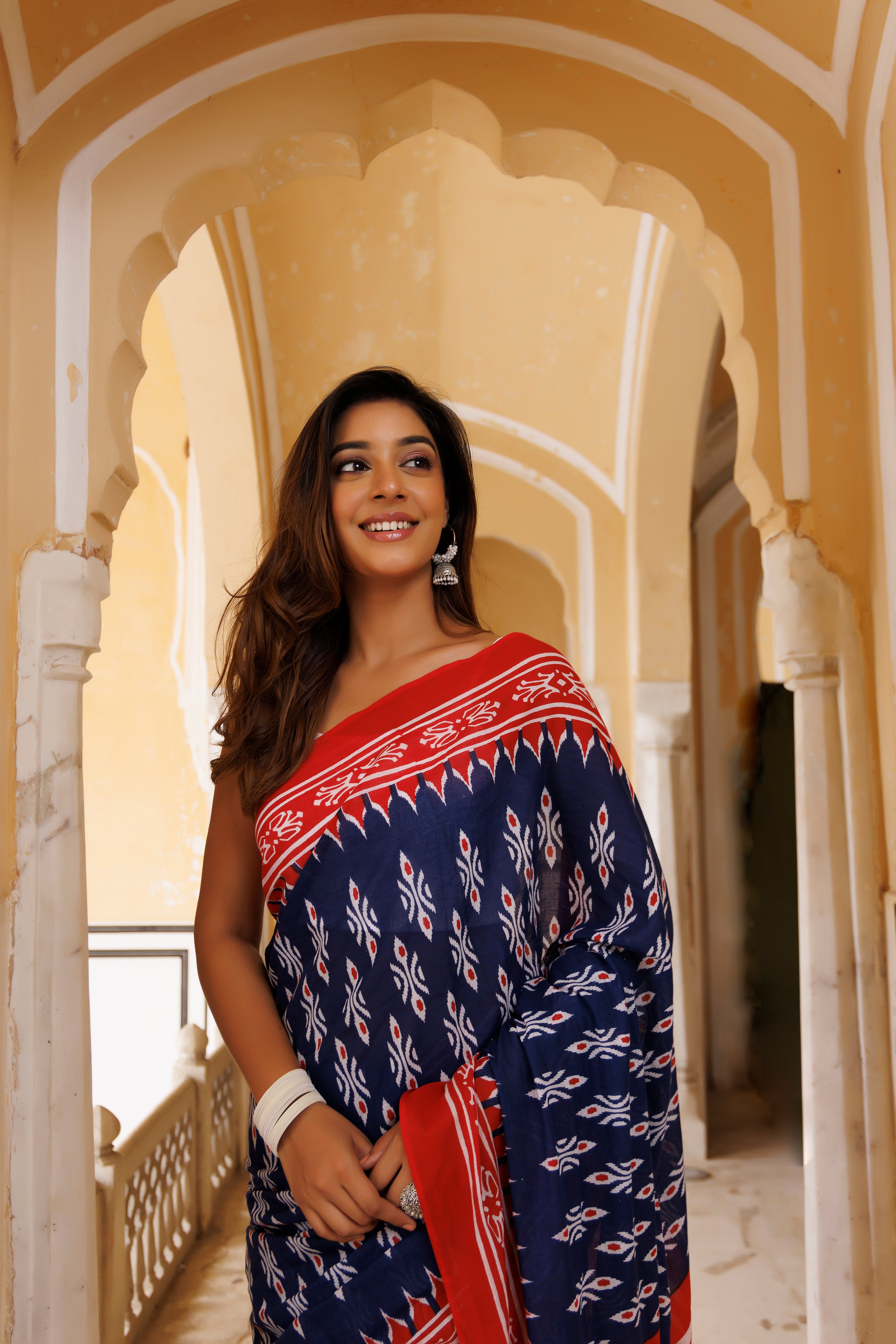 Adrenaline Red And Blue Traditional Jaipuri Printed Saree - By Ragavi - qivii