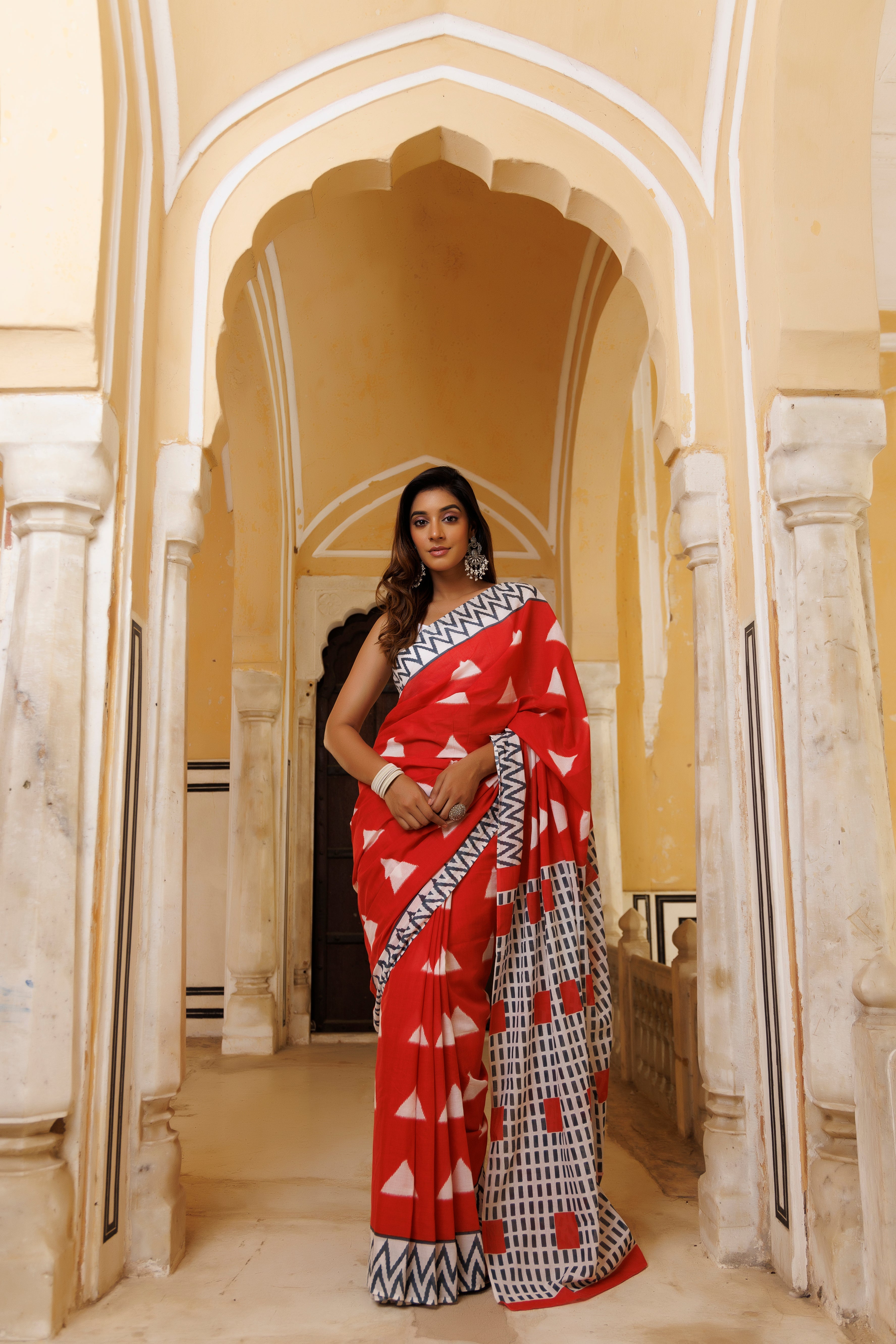 Savvy Red Traditional Jaipuri Printed Saree - By Ragavi - qivii
