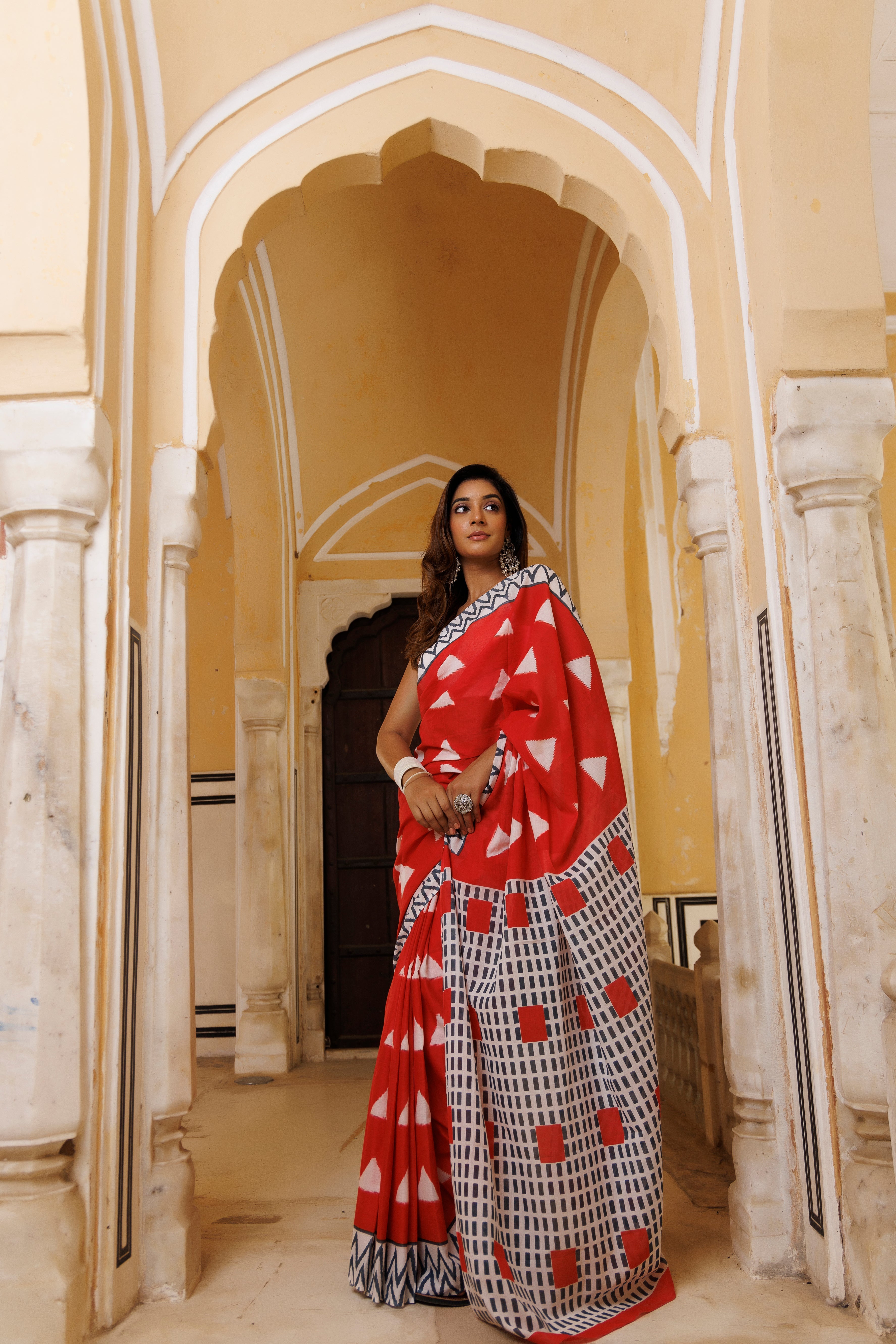 Savvy Red Traditional Jaipuri Printed Saree - By Ragavi - qivii
