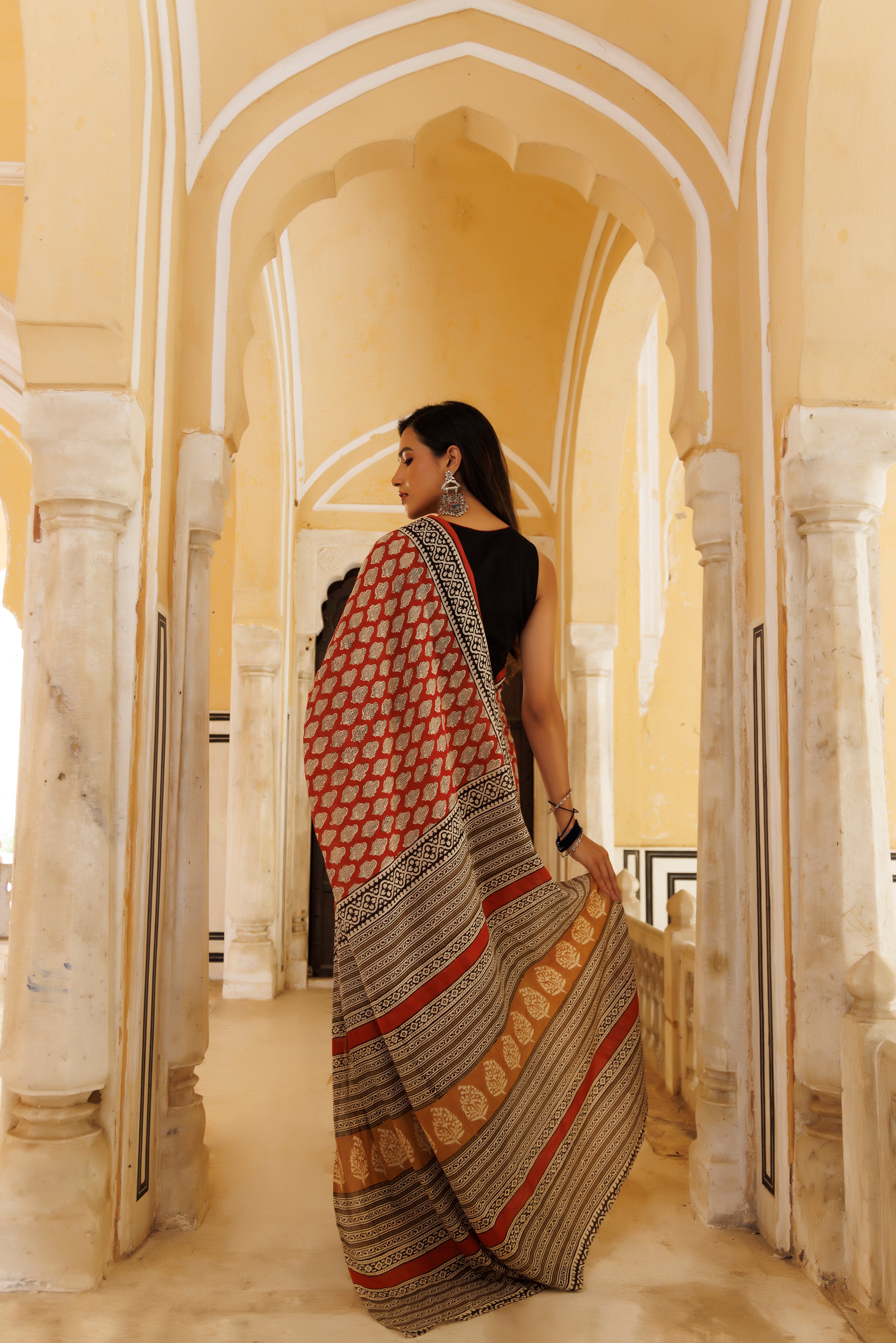 Crimsion Red Traditional Jaipuri Printed Saree - By Ragavi - qivii