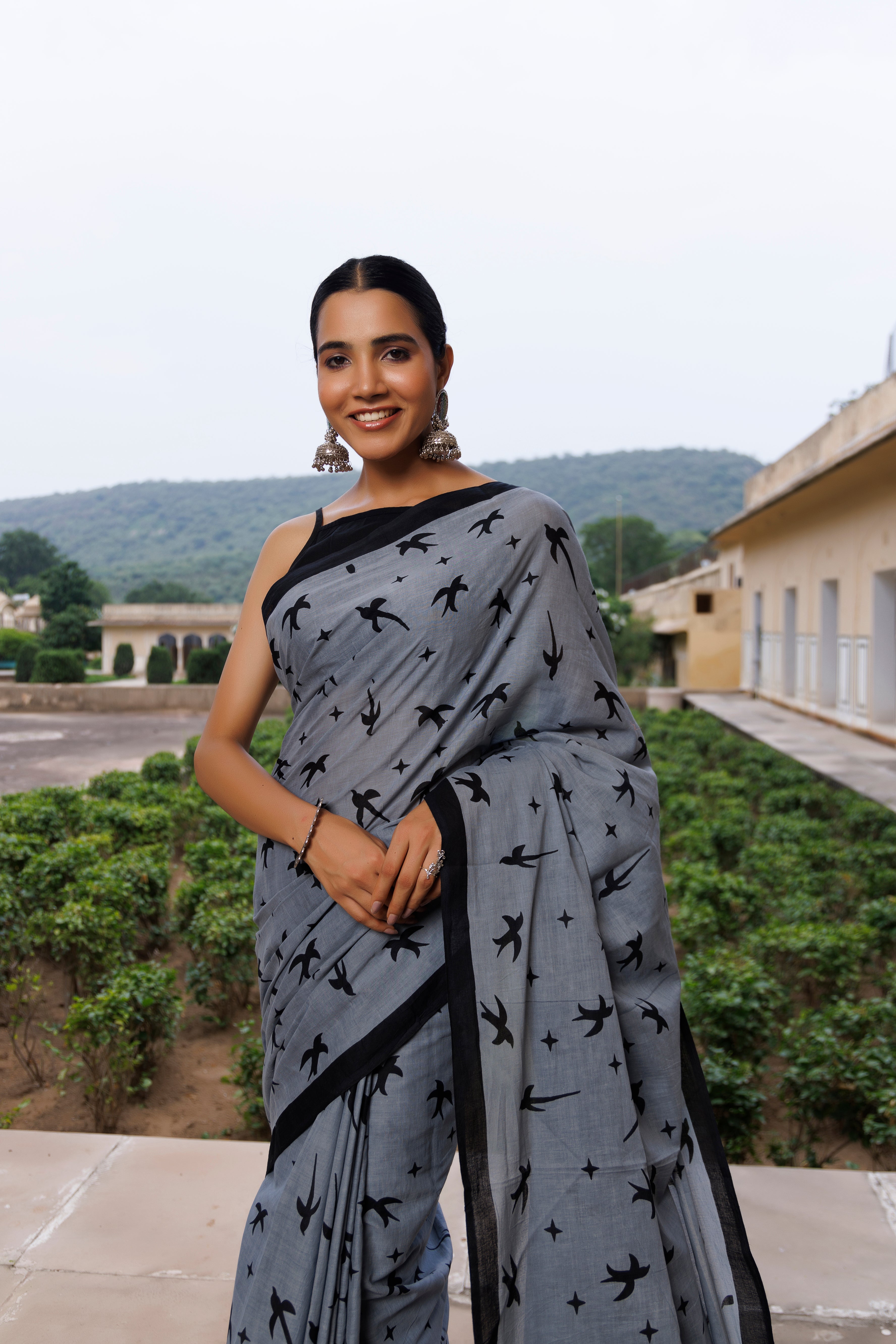 Crystal Grey And Black Cotton Printed Saree - By Ragavi - qivii