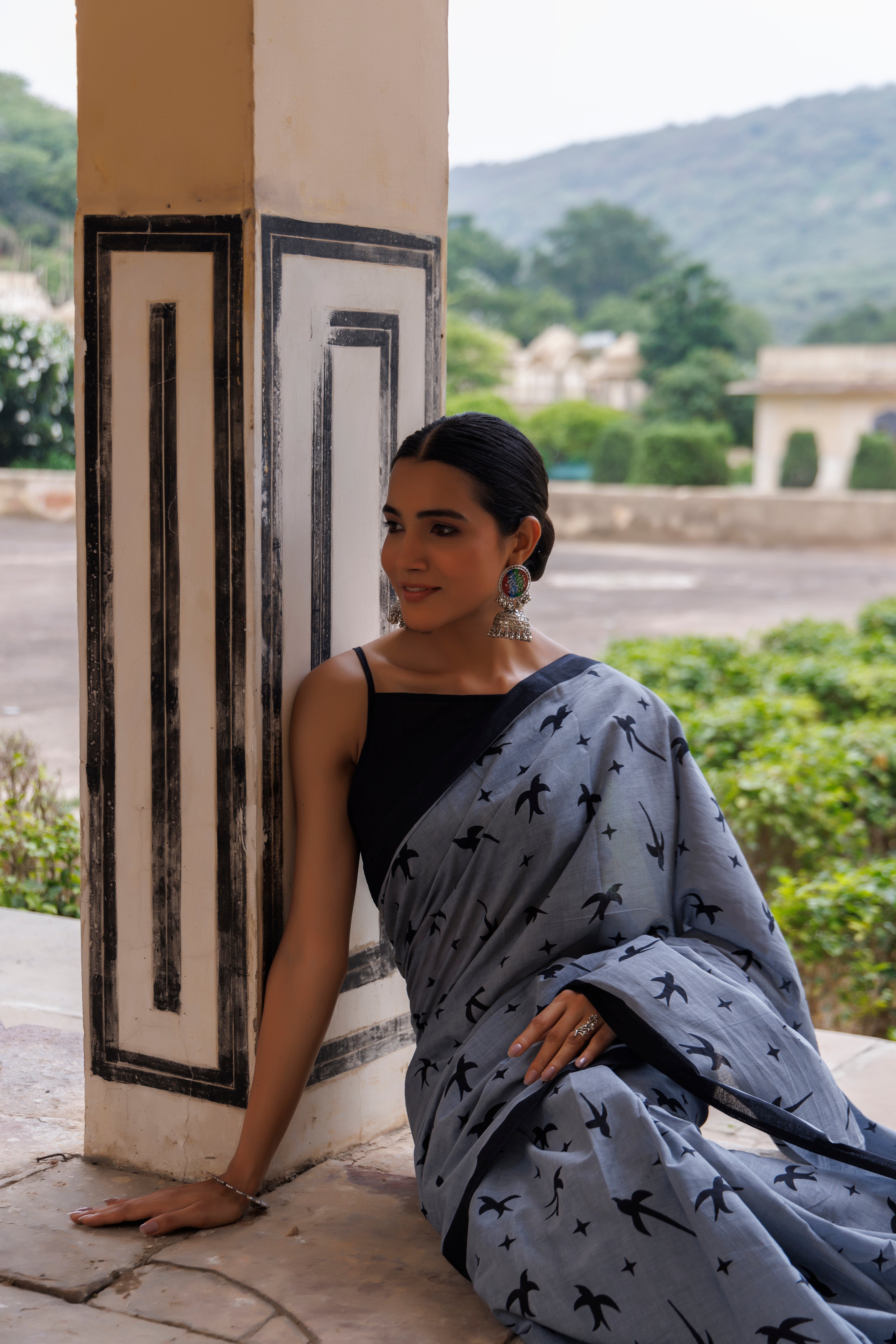 Crystal Grey And Black Cotton Printed Saree - By Ragavi - qivii