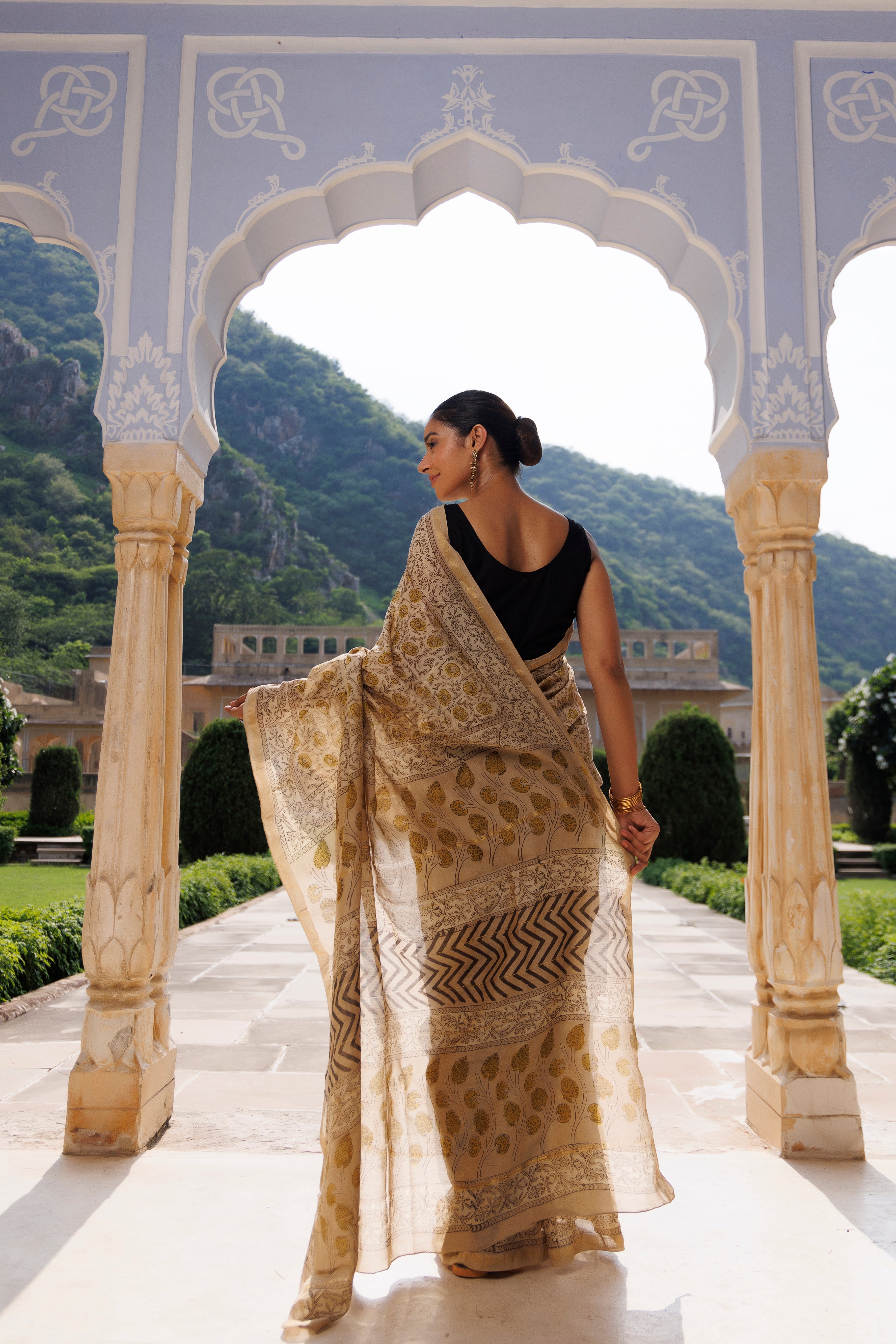 Buttercream Beige Jaipuri Printed Cotton Saree - By Ragavi - qivii