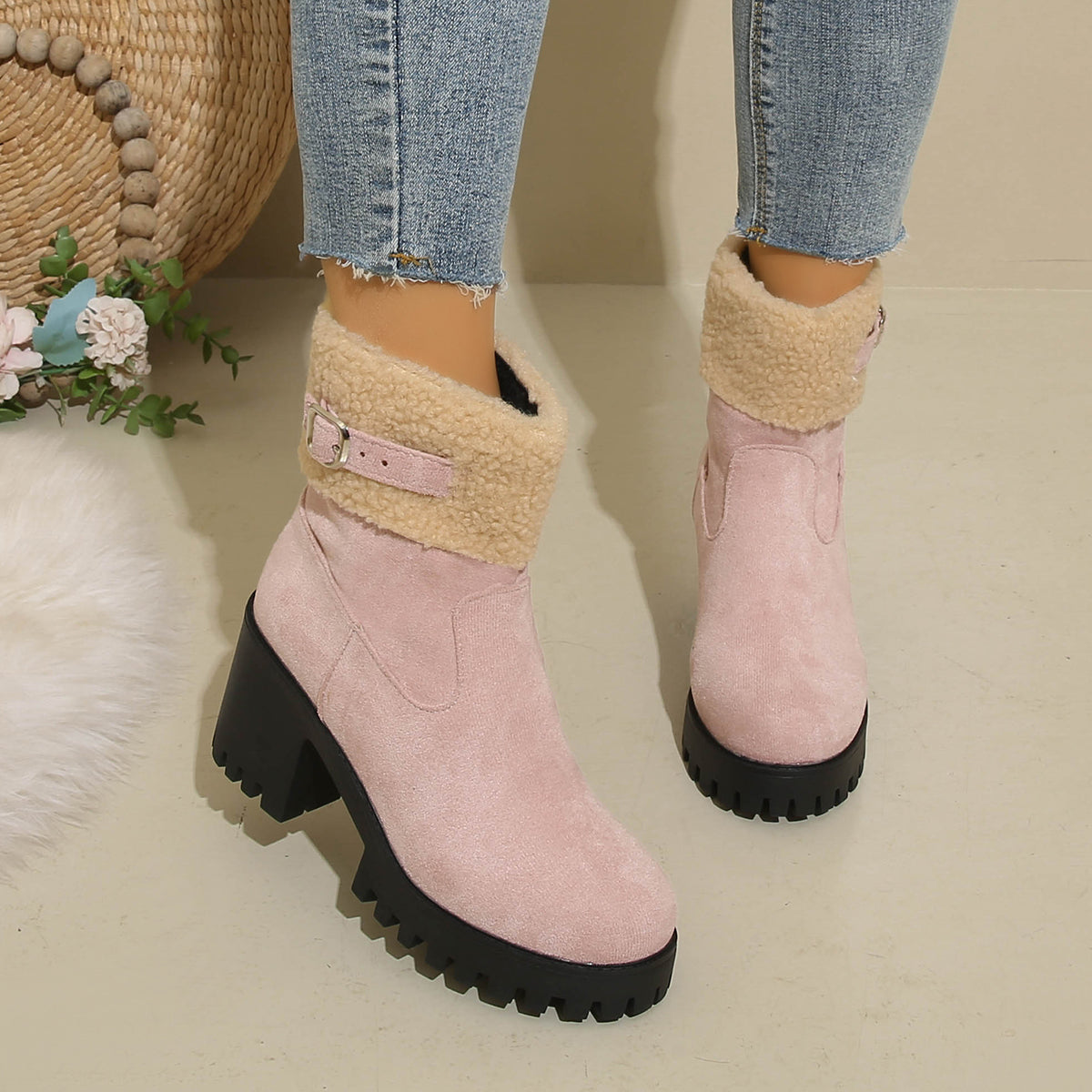 Women's Plush Fleece Lined Snow Boots - Chunky Heel Ankle Winter Fashion Boots (US 4-10)