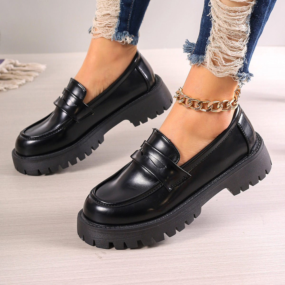 Women's Plus Size Retro Suede Loafers Slip-On Shoes with Chunky Heel Platform