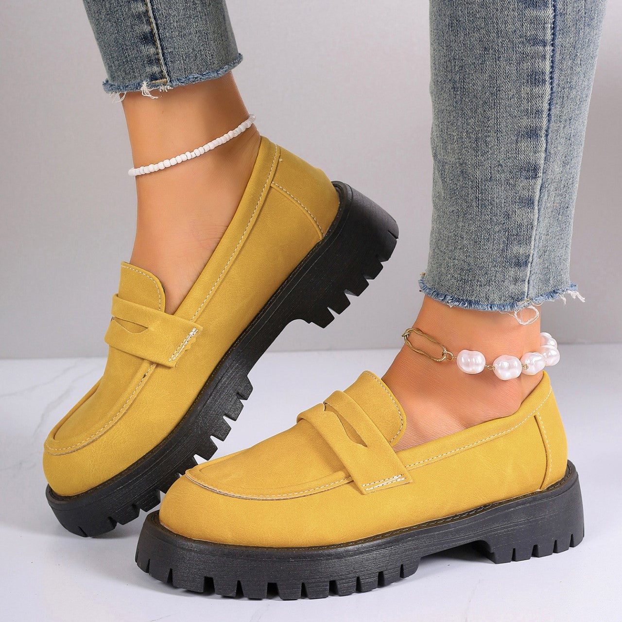Women's Plus Size Retro Suede Loafers Slip-On Shoes with Chunky Heel Platform
