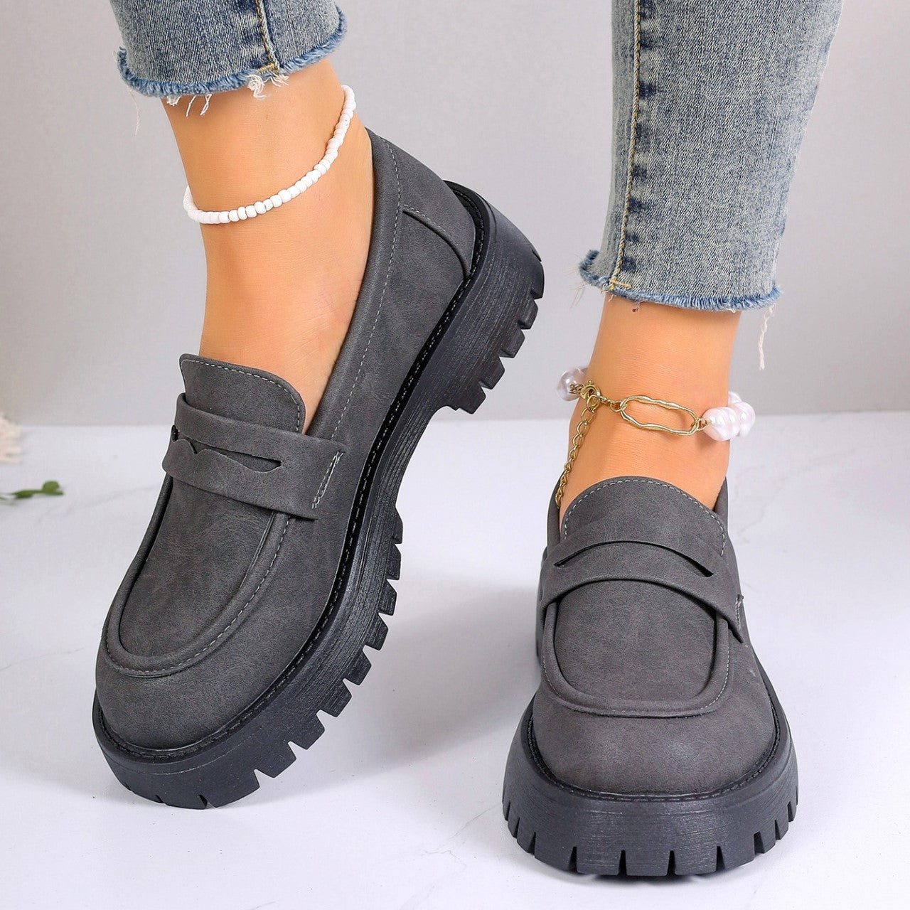Women's Plus Size Retro Suede Loafers Slip-On Shoes with Chunky Heel Platform