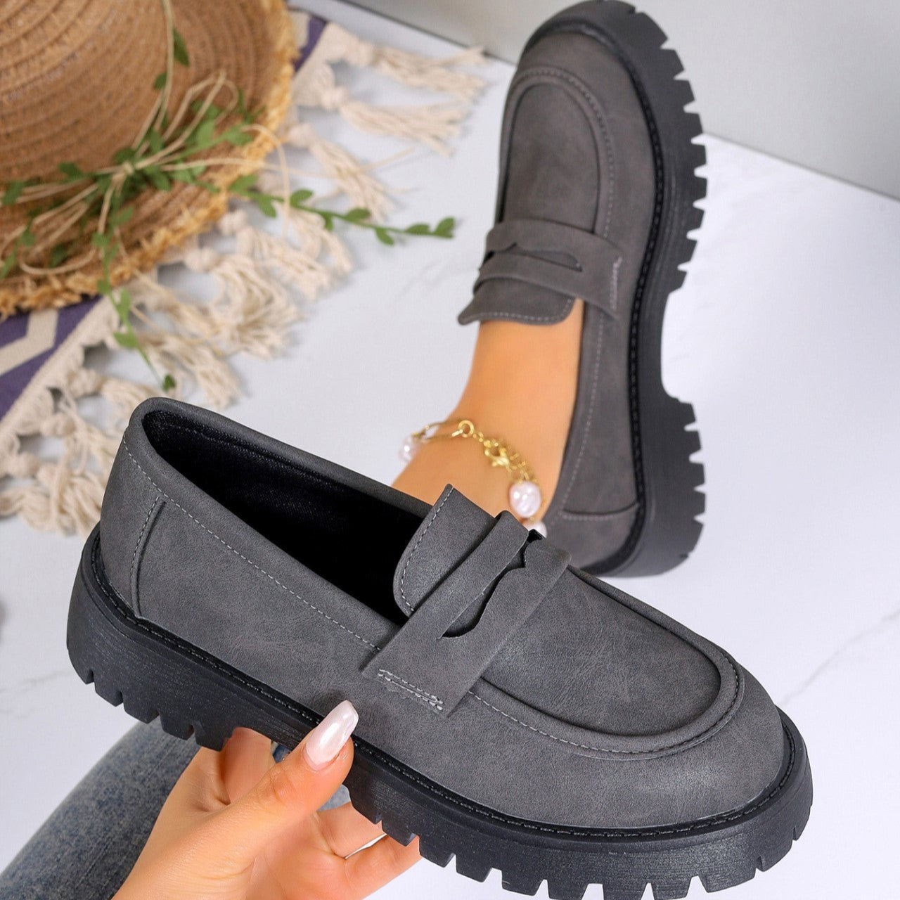 Women's Plus Size Retro Suede Loafers Slip-On Shoes with Chunky Heel Platform