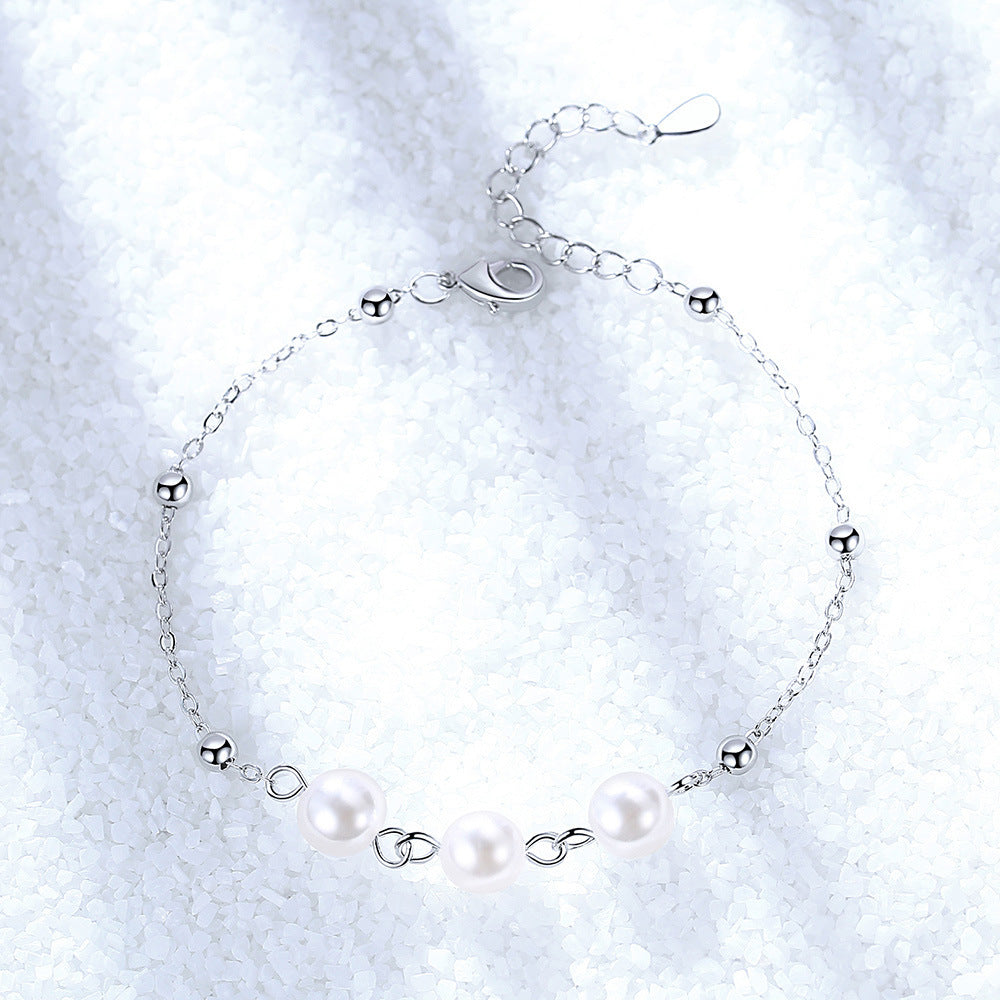 Pearl Bracelet by Qivii