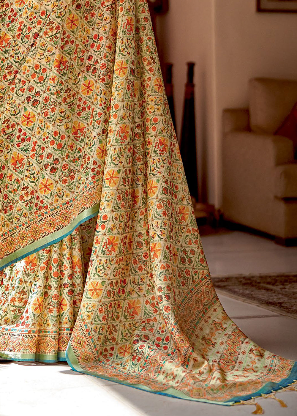 Linen White Designer Printed Silk Saree - qivii