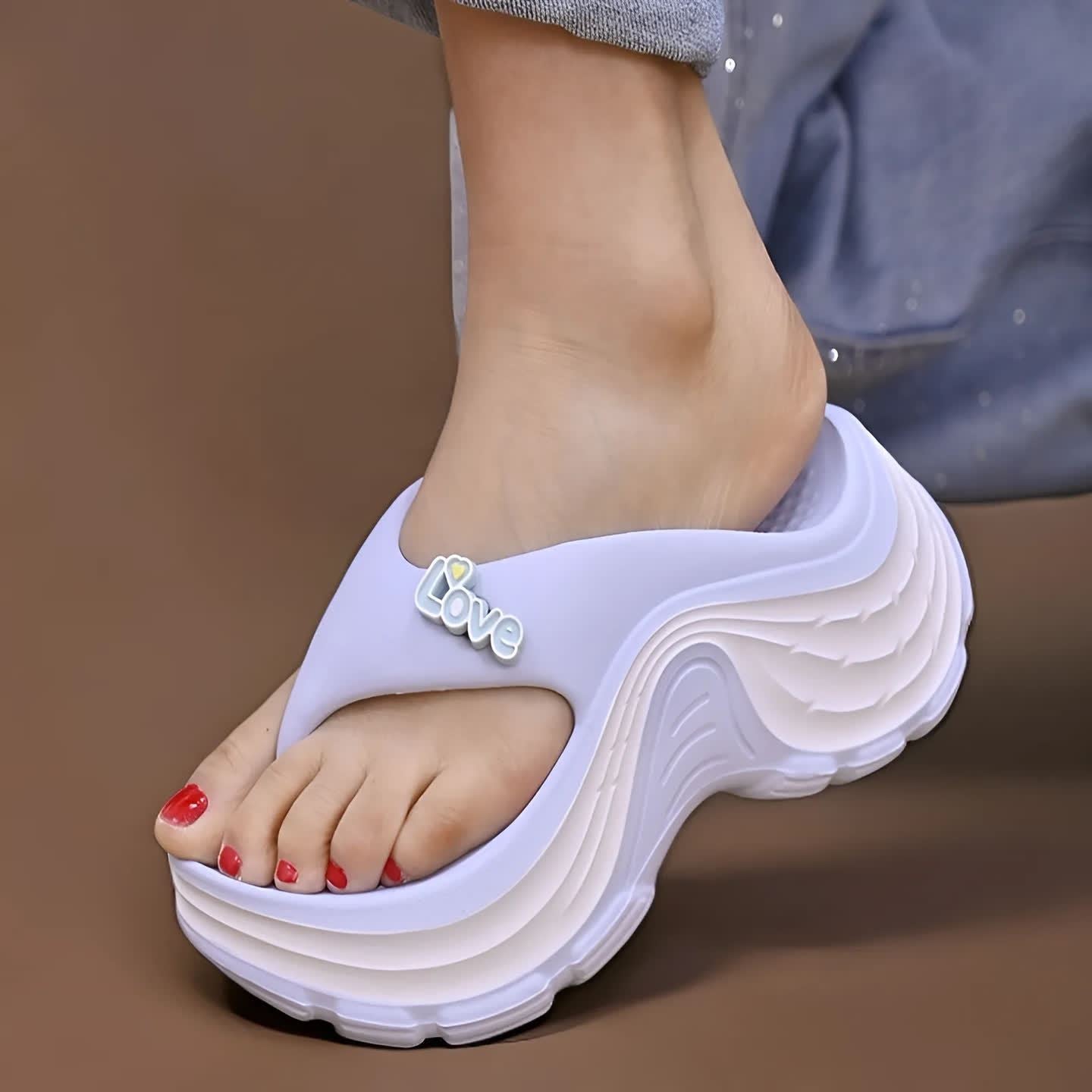 Women’s Mavira Love Letter Platform Flip Flops – Non-Slip Thick Sole Beach Sandals (US 4–8.5)