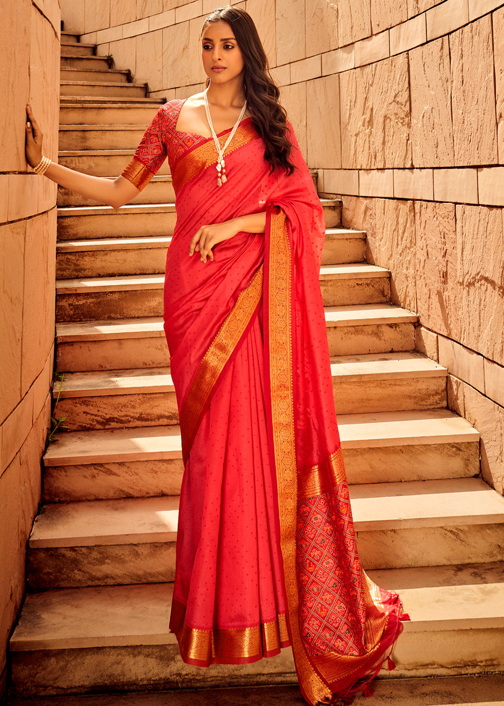 Pinkish Red Woven Patola Silk Saree - qivii