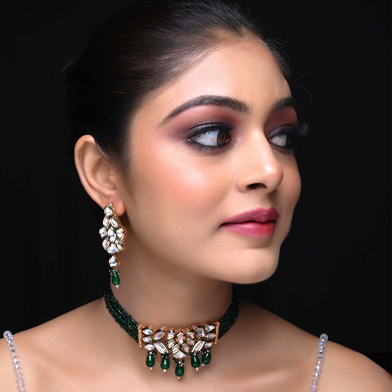 Muskaan Kundan Choker With Green Beads - qivii