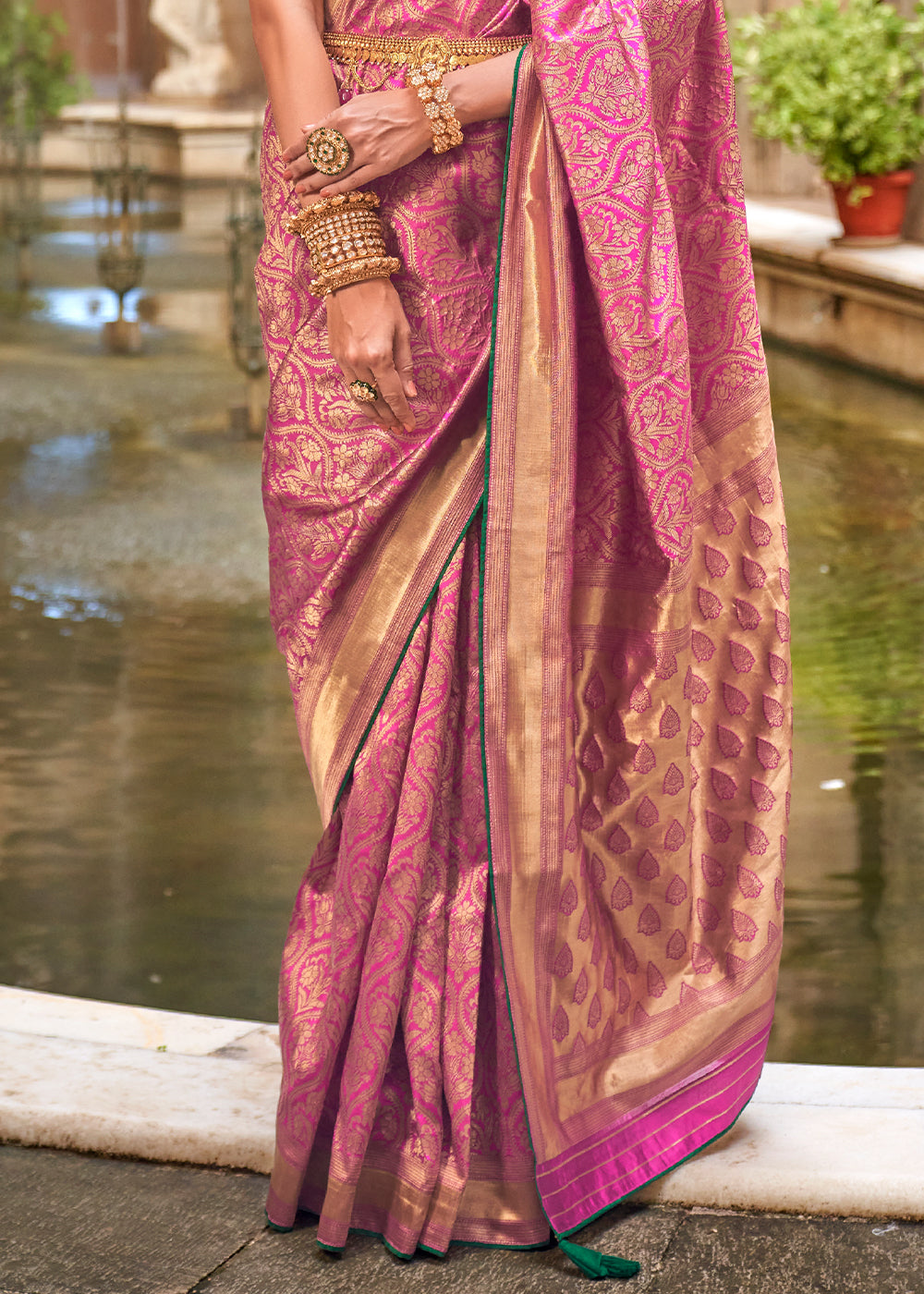 Bubblegum Pink Zari Woven Banarasi Silk Saree - qivii
