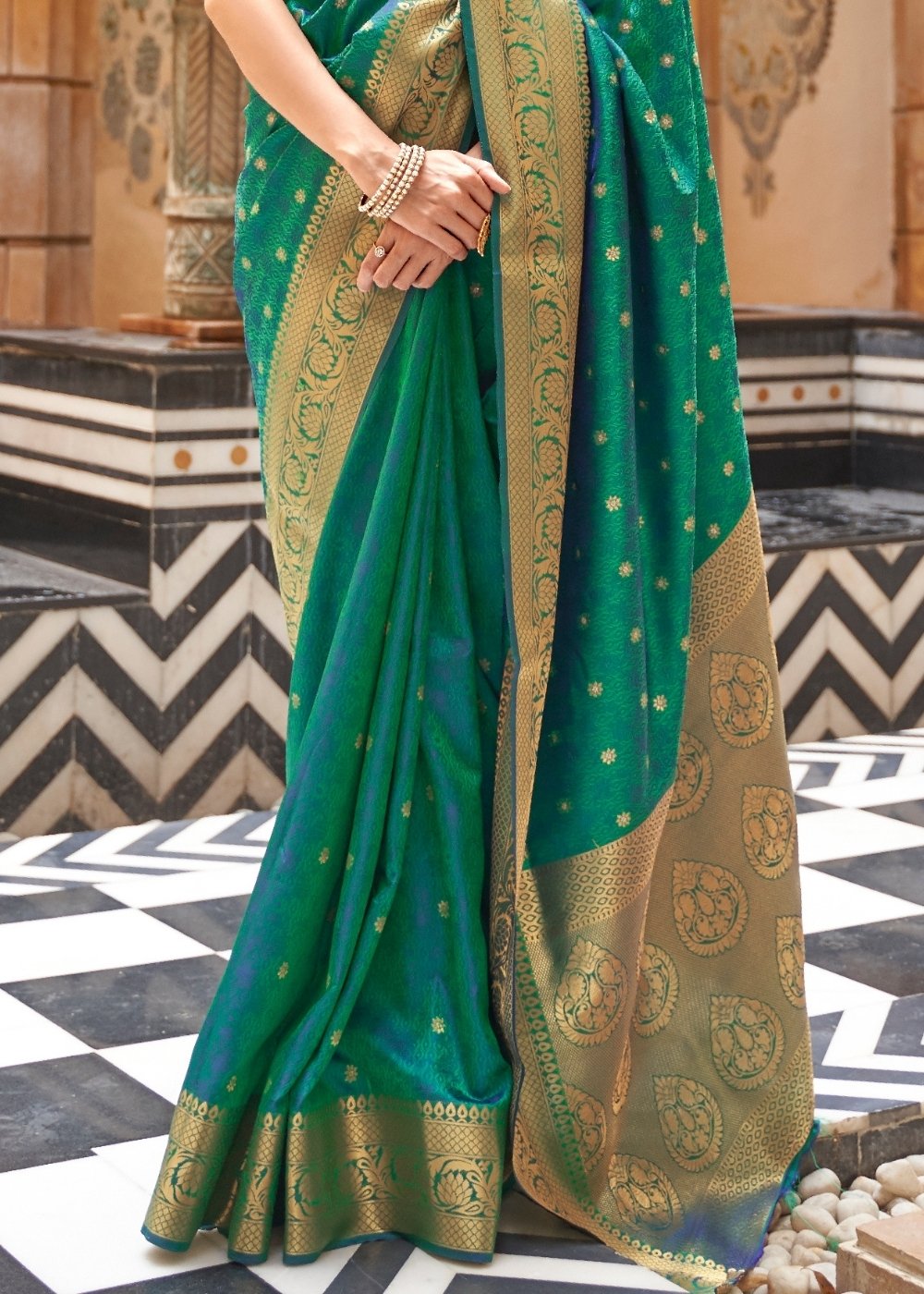 Sea Green Woven Kanjivaram Silk Saree : Top Pick - qivii