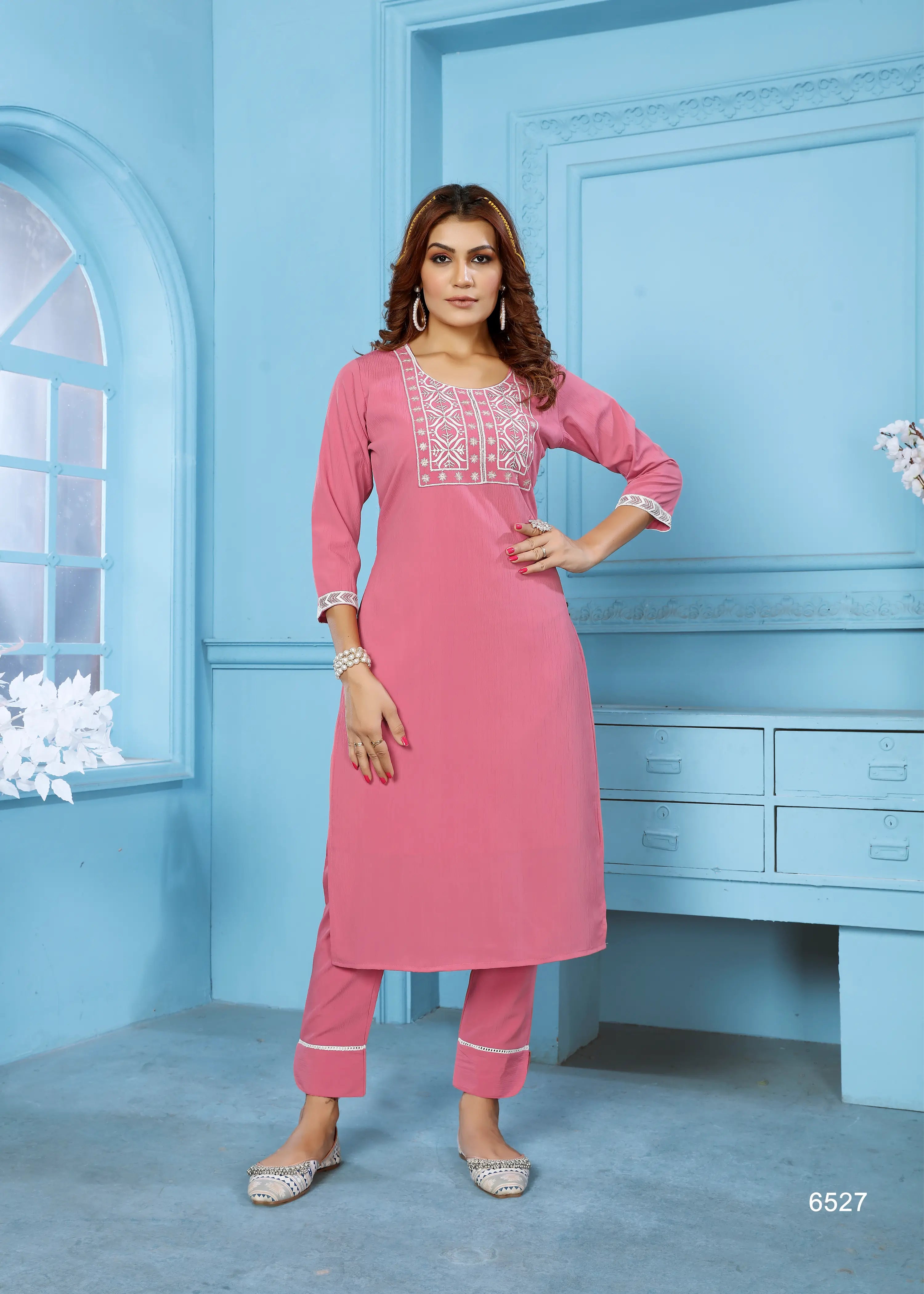 Pink Kurta Set With Embroidery Work - qivii