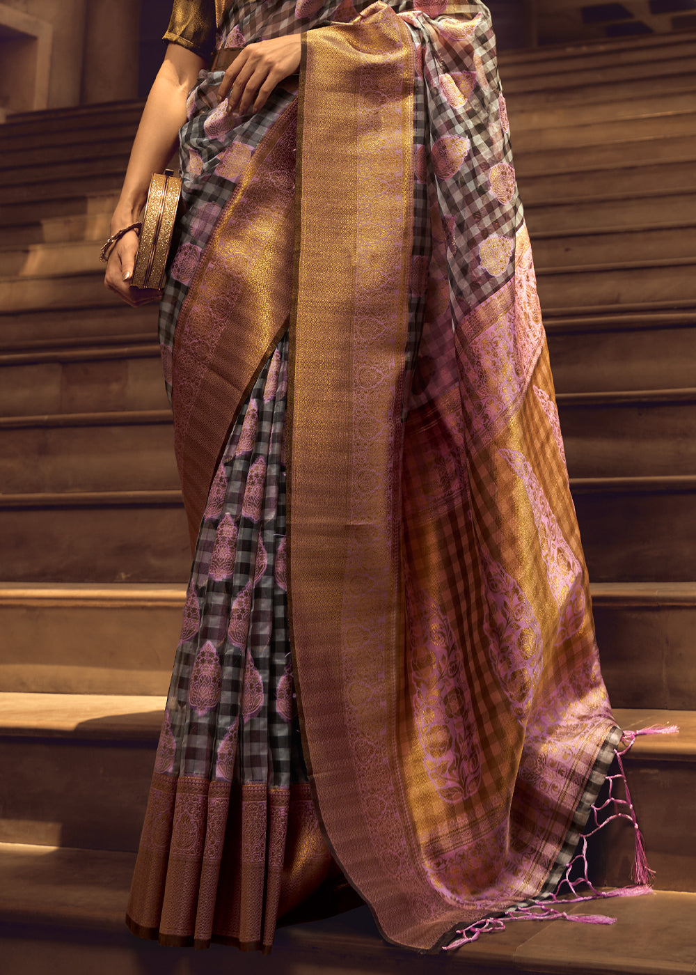 Pearl Pink Zari Woven Banarasi Silk Saree - qivii