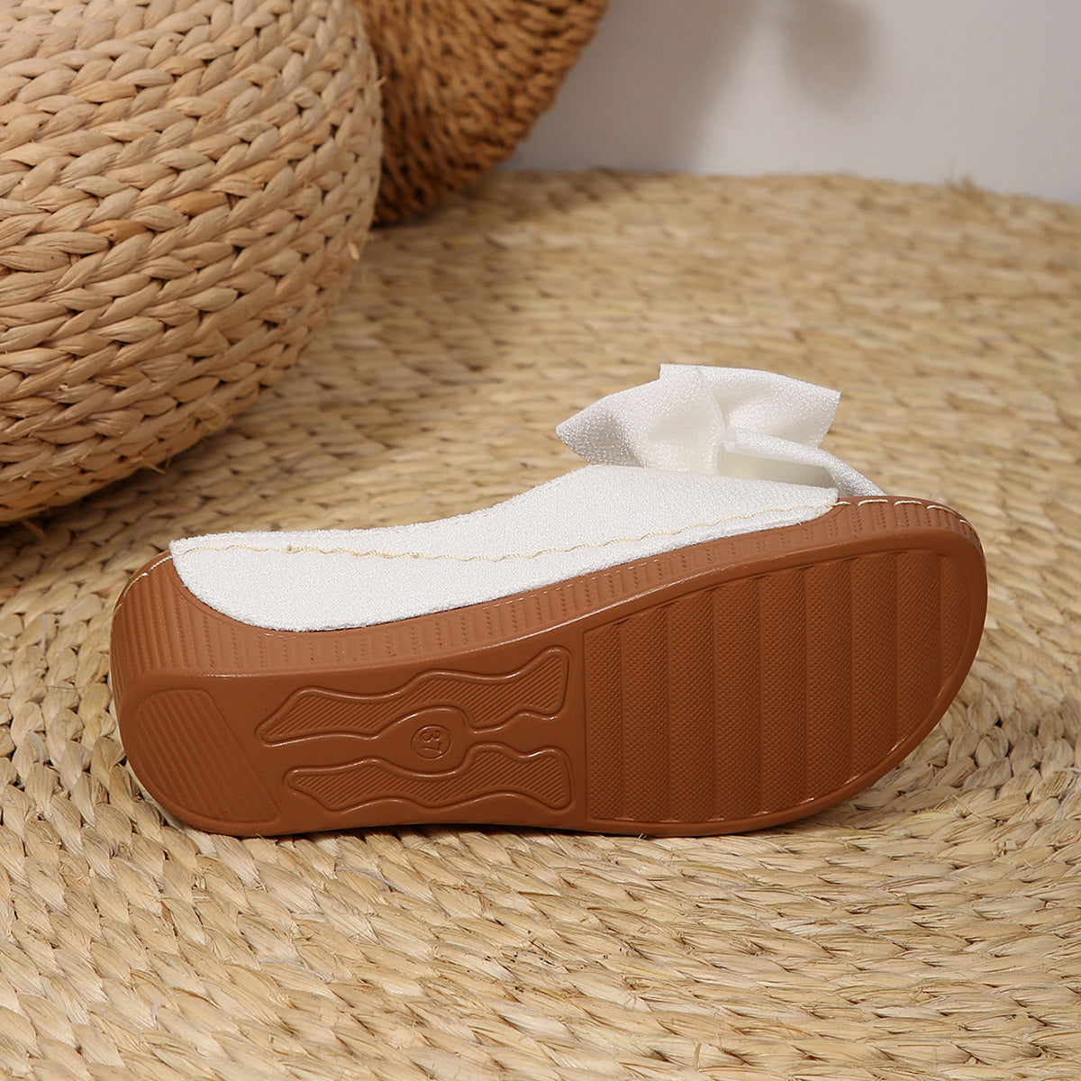 Women’s Liora Bow Flower Platform Wedge Slide Sandals – Peep-Toe Wide Strap Summer Slides (US 5–10.5)