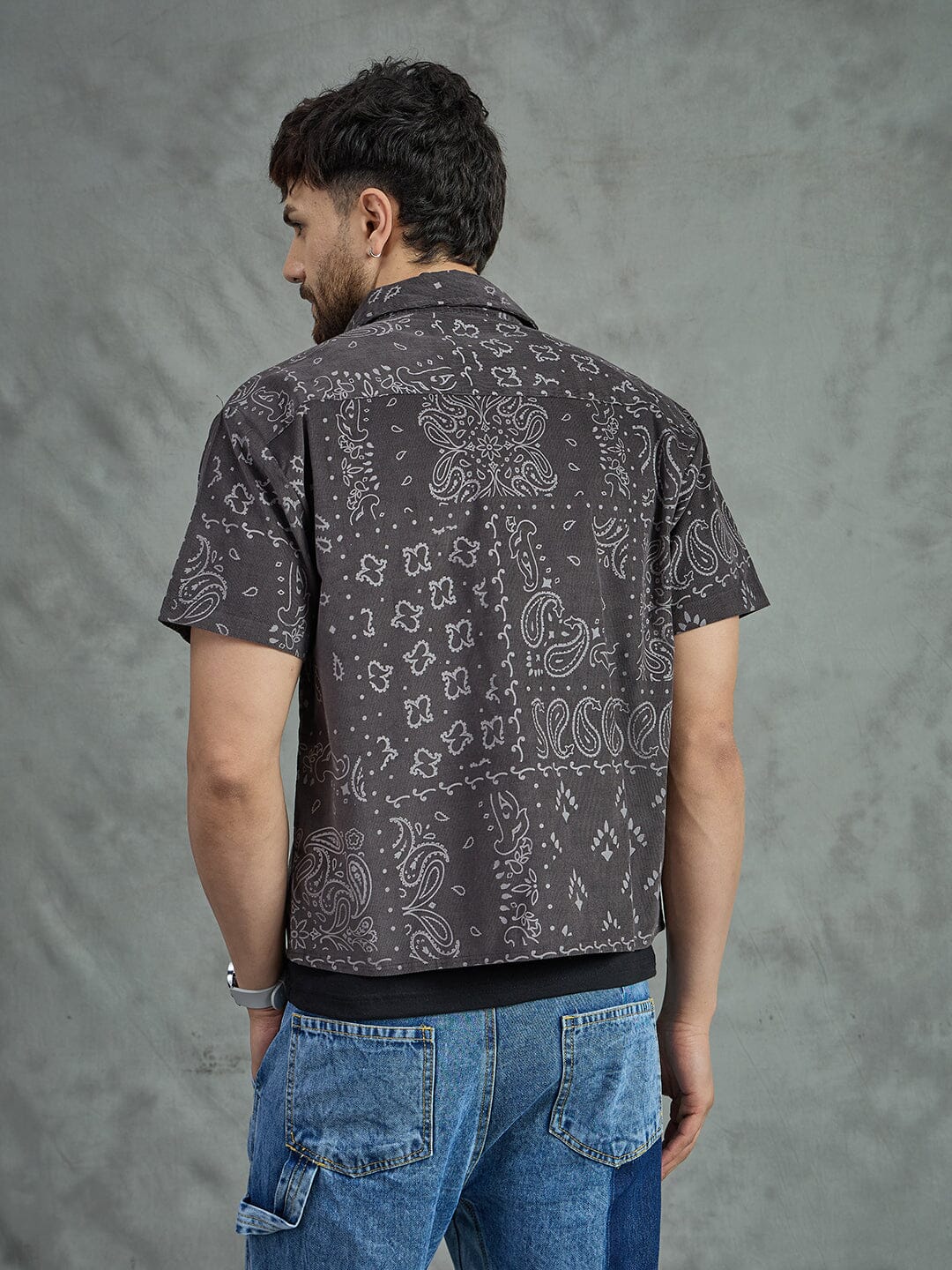 Grey Paisley Cropped Shirt With Black Vest