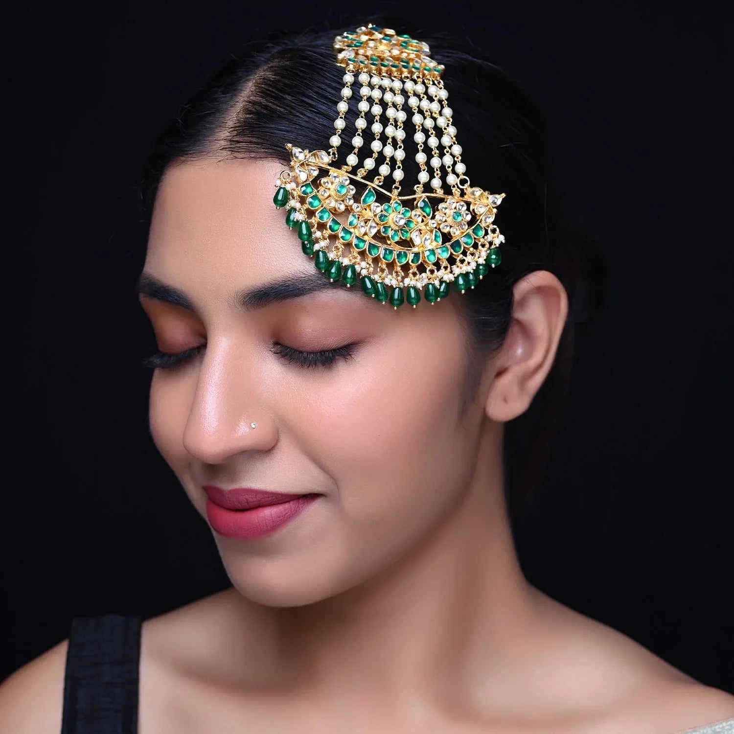 Sweta Green Hanging Kundan Passa
