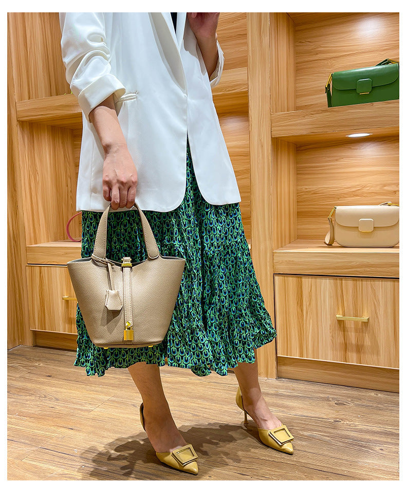 Women's Niche Design Bucket Bag – Exquisite, High-End & Versatile Handheld Tote