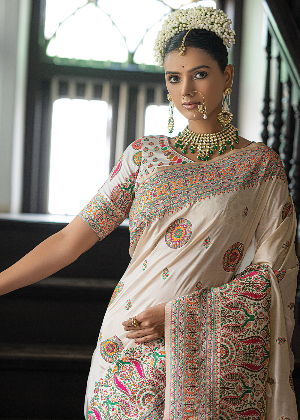 Pearl White Kashmiri Handloom Woven Silk Saree - qivii
