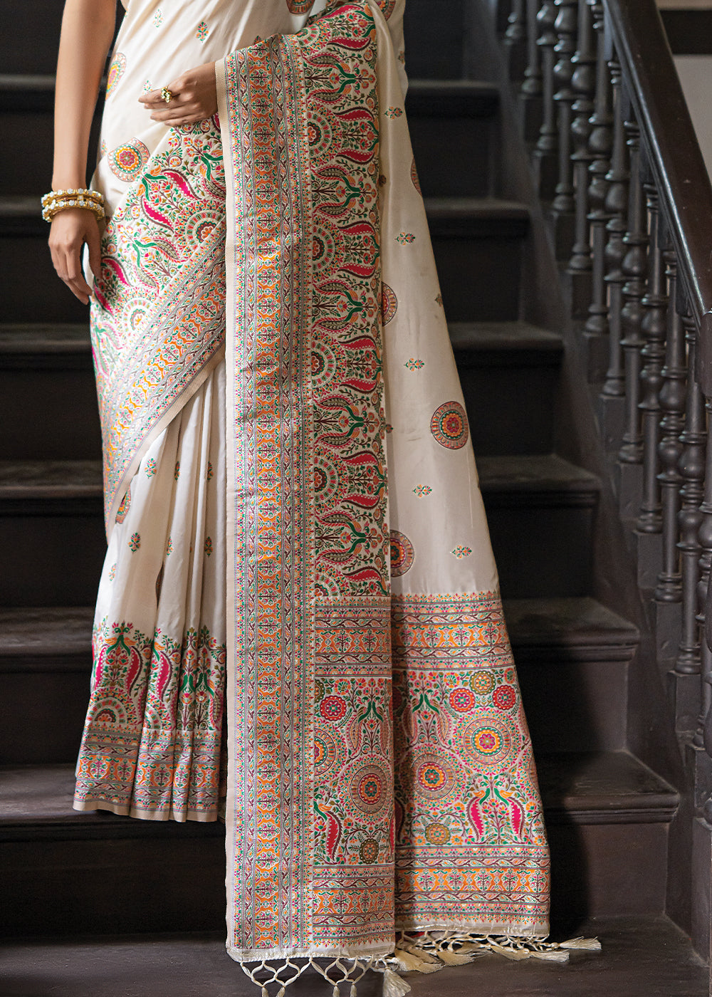 Pearl White Kashmiri Handloom Woven Silk Saree - qivii