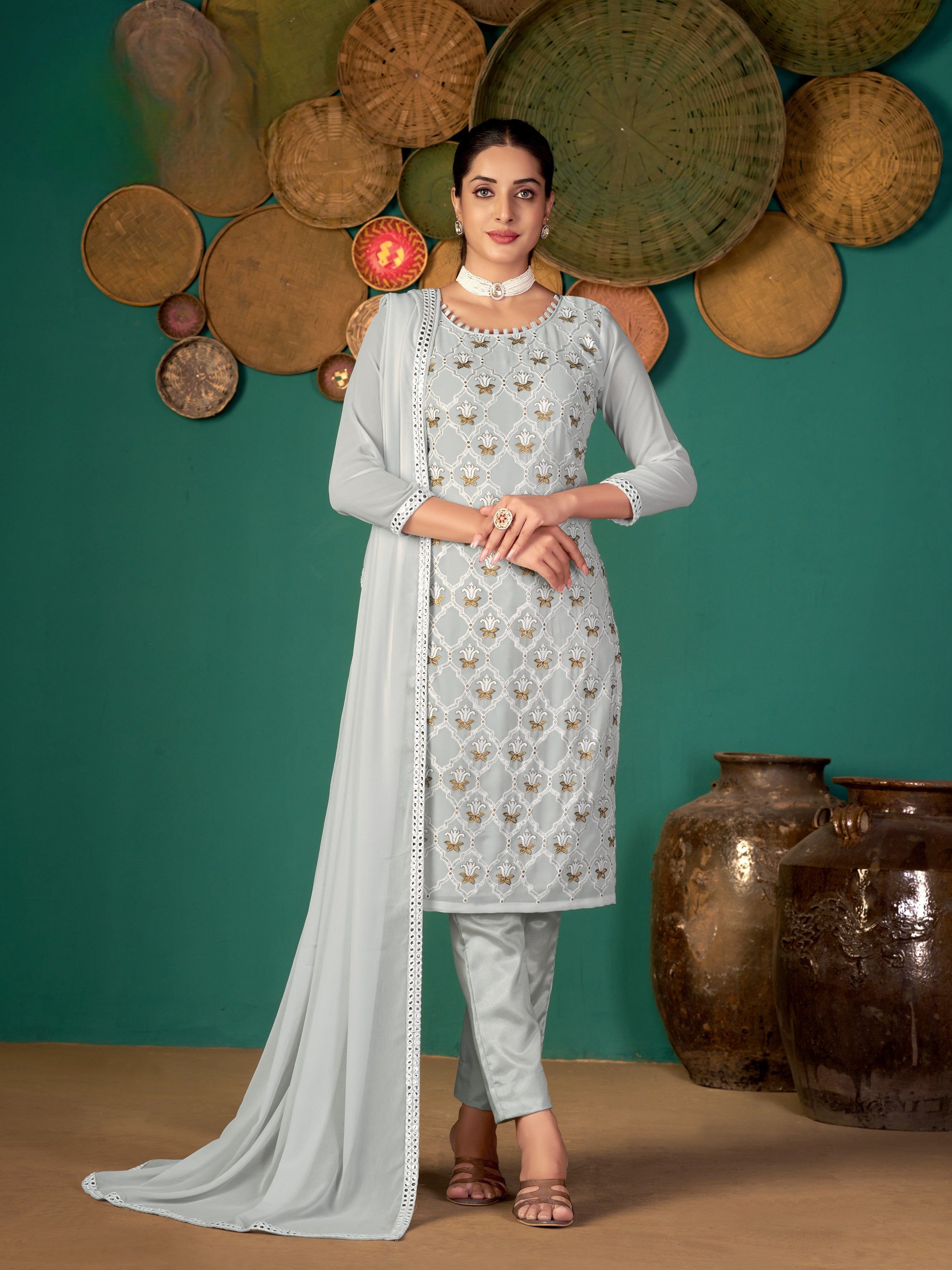 GREY AUX GEORGETTE WITH SLEEVES FABRIC ATTACHED BOTTOM & INNER SALWAR SUIT - qivii