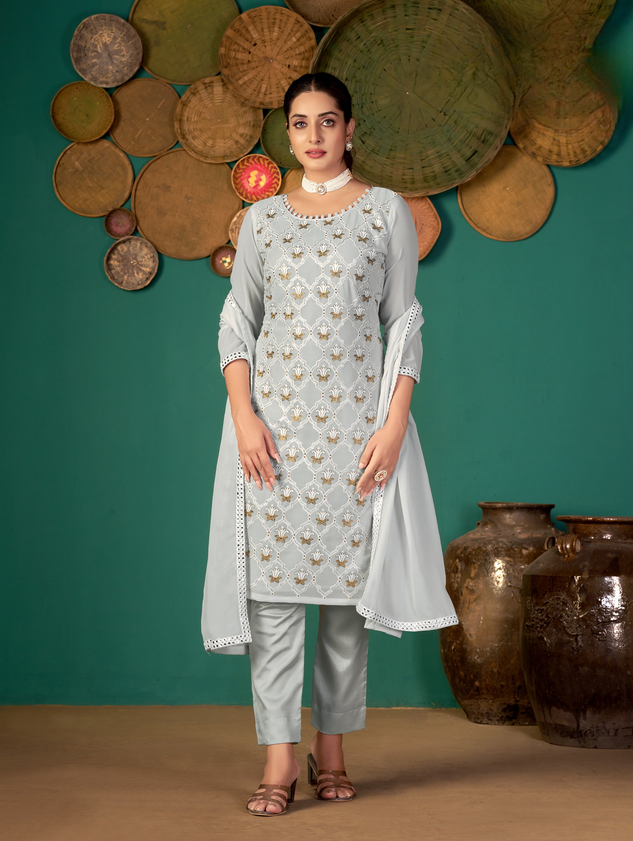 GREY AUX GEORGETTE WITH SLEEVES FABRIC ATTACHED BOTTOM & INNER SALWAR SUIT - qivii