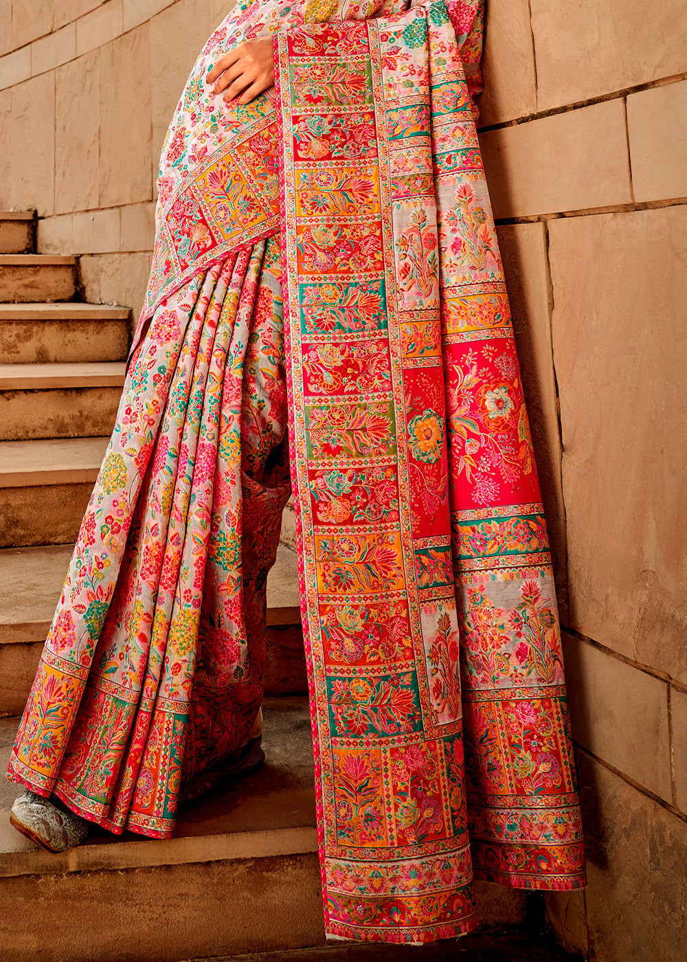 Daisy White Woven Kashmiri Jamawar Silk Saree - qivii