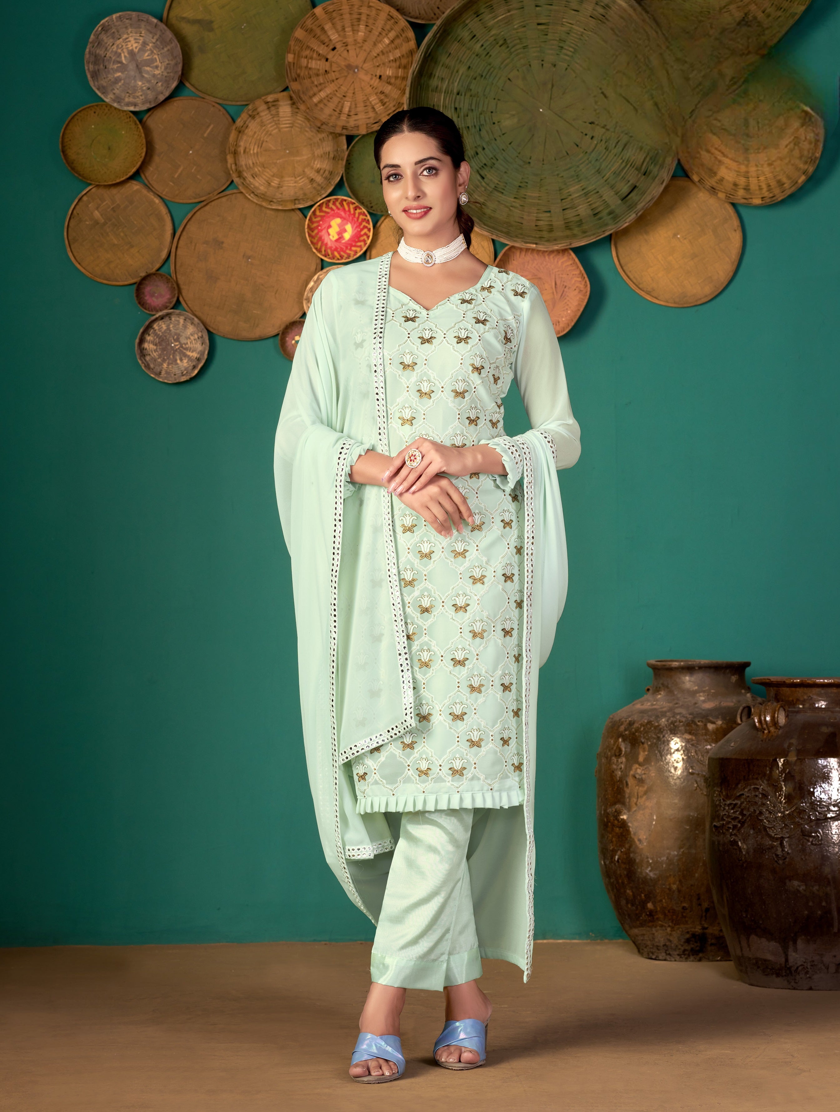 GREEN AUX GEORGETTE WITH SLEEVES FABRIC ATTACHED BOTTOM & INNER SALWAR SUIT - qivii