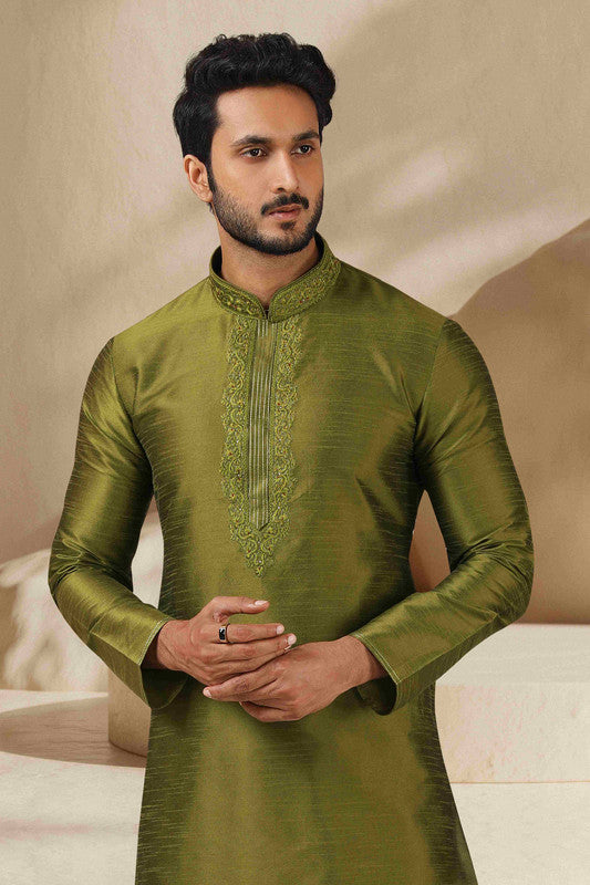 Men's Banarasi Art Silk Thread Work Kurta Pajama In Green Colour