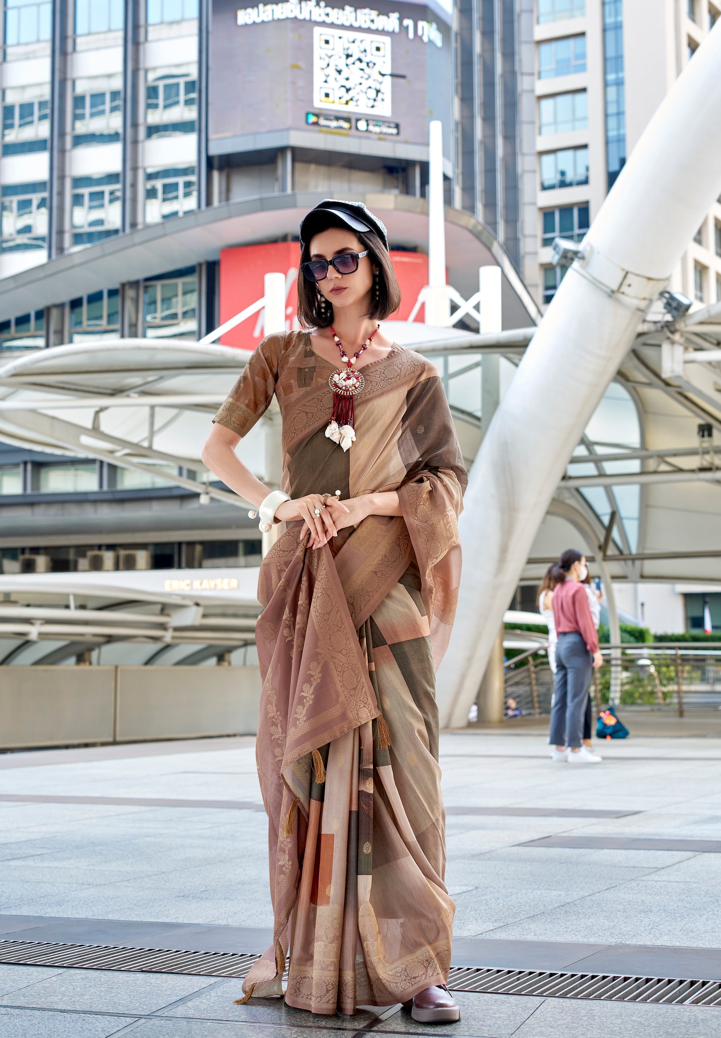 Brown Pure Handloom Mashoorm silk with Exclusive Print Saree - qivii