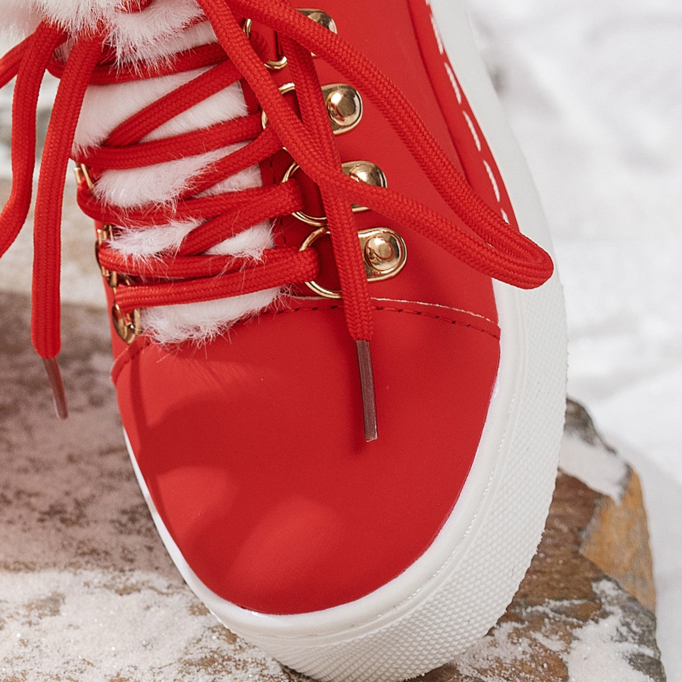 Women's Heritage Plush Snow Boot - Platform Winter Boots with Faux Fur Lining & Classic Lace-Up Design (US 5-10.5)