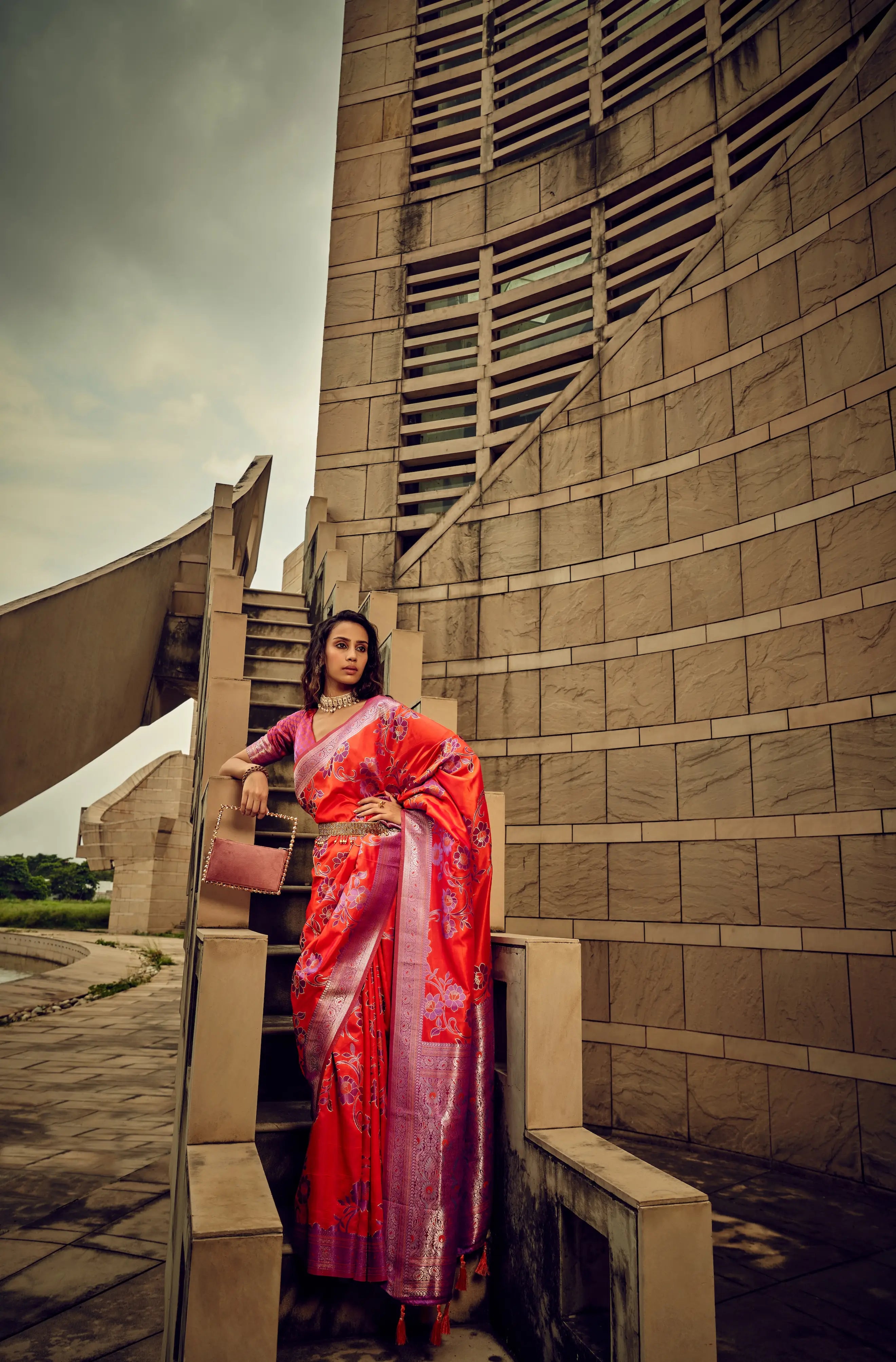 Red Satin Brasso Handwoven Silk With Flower Weaving Saree - qivii