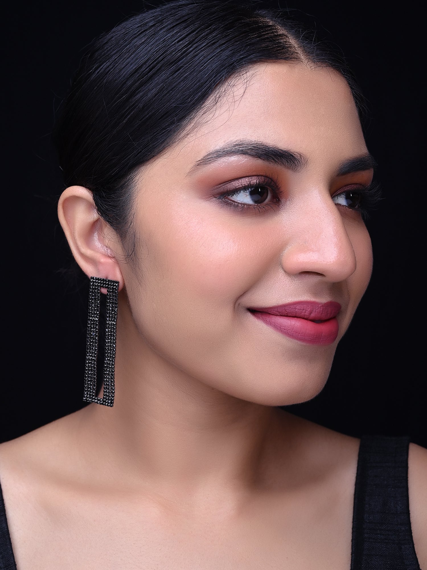 Annie Black Rhino Stone Western Earrings - qivii