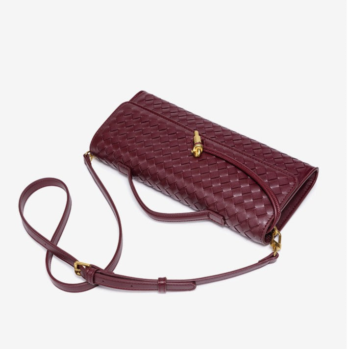 Women's Celestial Baguette Clutch - Kiss-Lock Woven Minaudière with Chain Strap