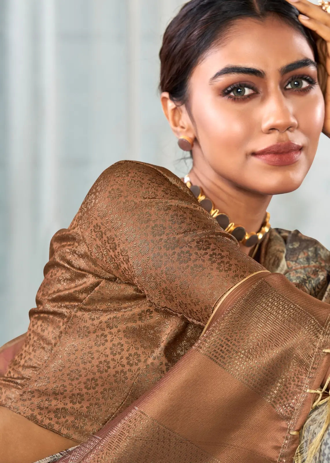 Vanilla Cream Handloom Silk Saree With Digital Print With Broad Zari Border - qivii