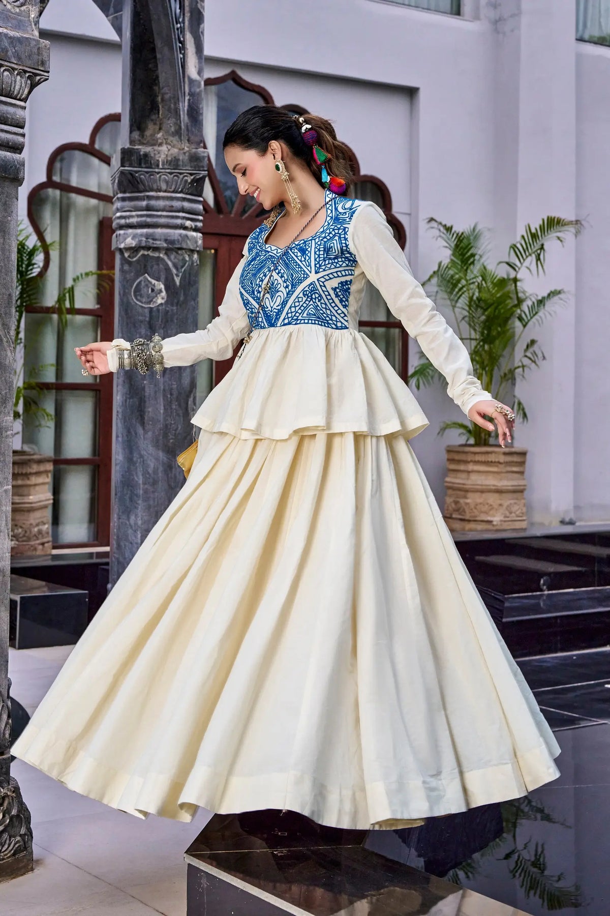 8 Meter Flair | Off White Cotton Garba Chaniya Choli With Kashida Work