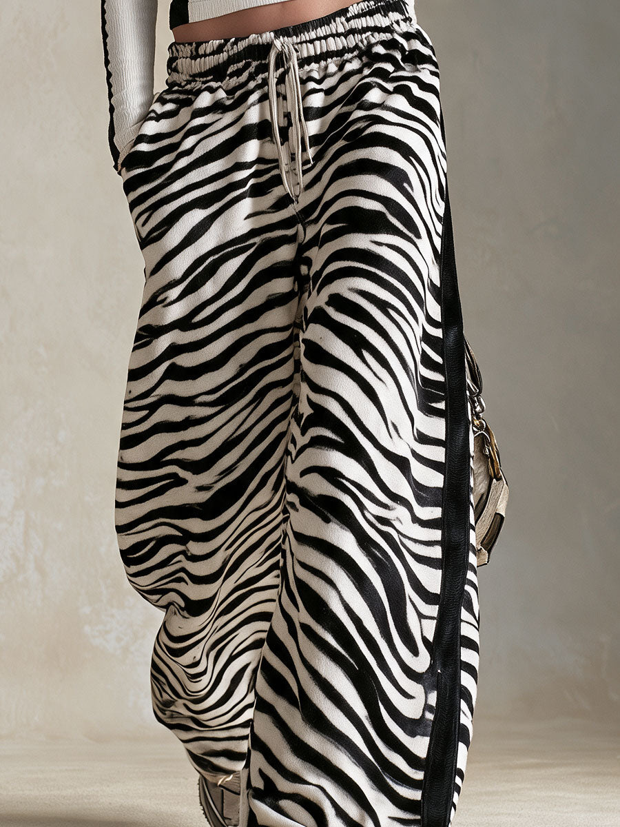Retro Black And White Color-Blocked Knit T-Shirt And Zebra-Print Faux Suede Trim Pants Set - By Qivii
