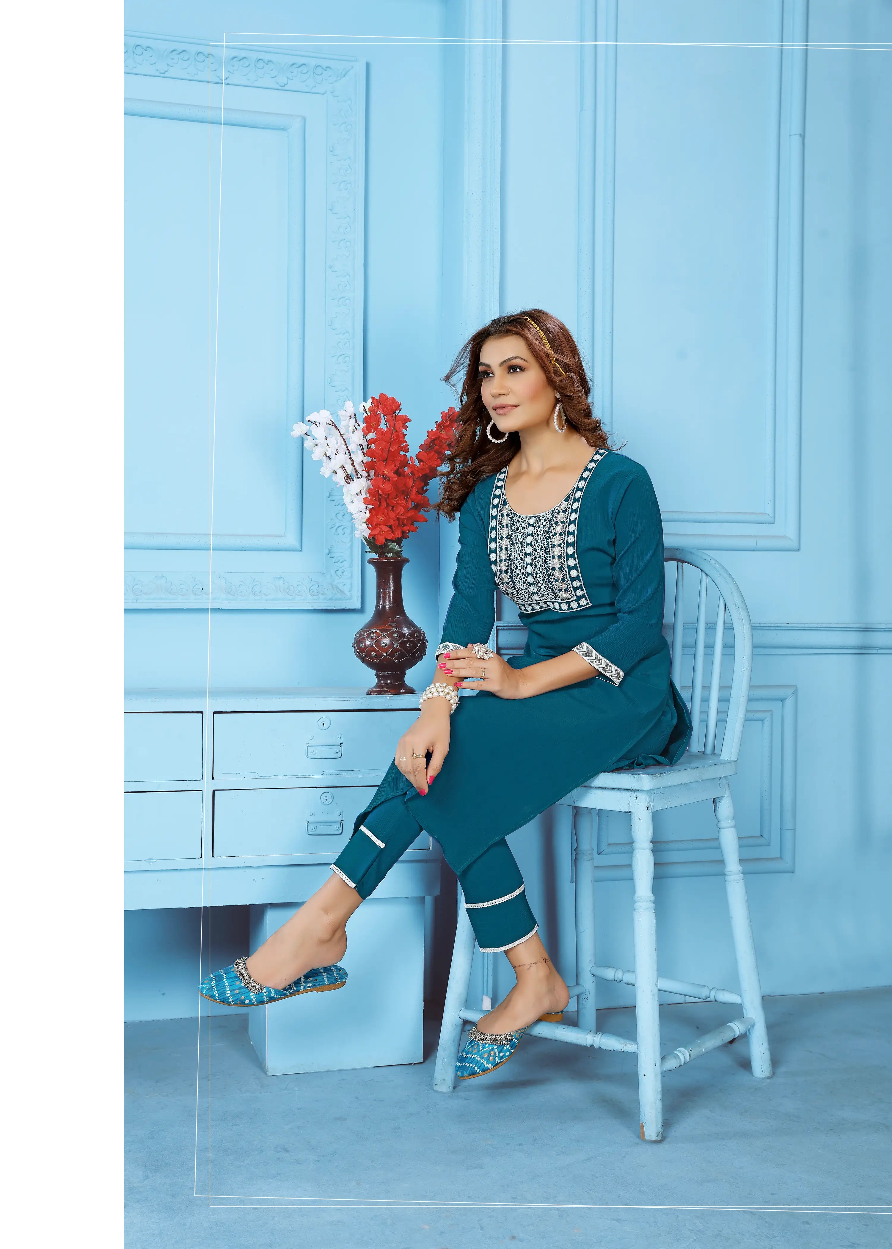 Cyan Blue Kurta Set With Embroidery Work - qivii