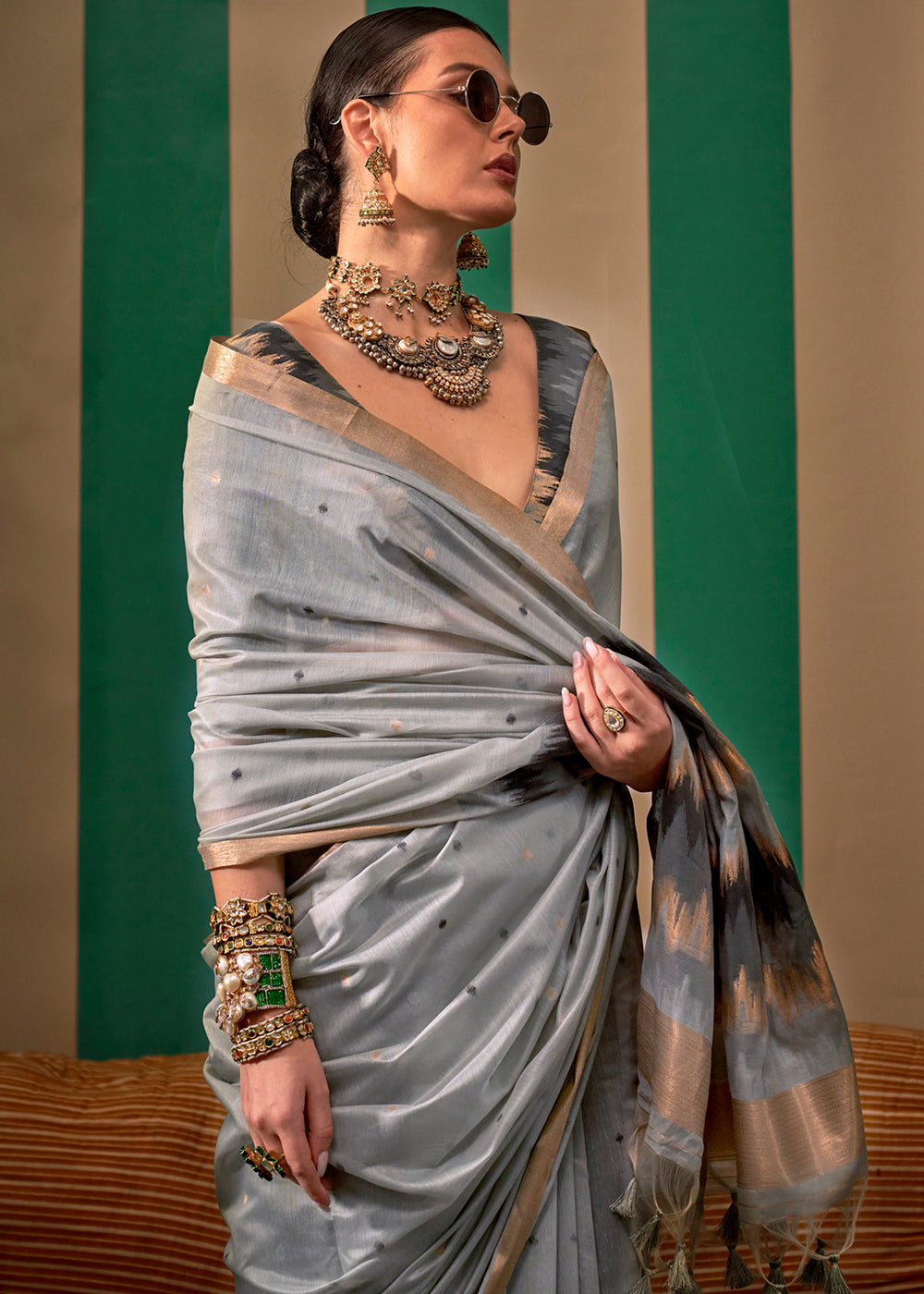 Light Grey Handloom Woven Silk Saree - qivii