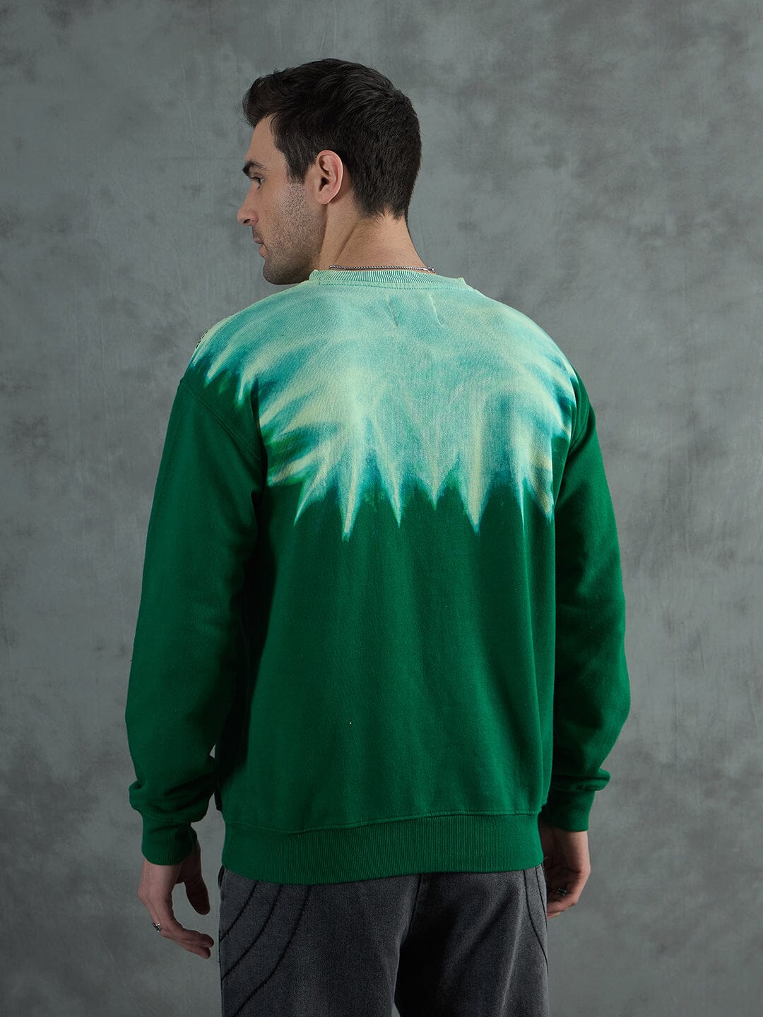 Green Star Embroidery Ombre Sweatshirt