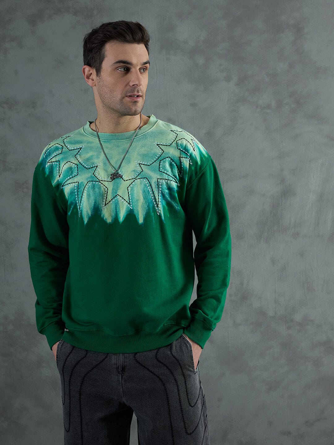 Green Star Embroidery Ombre Sweatshirt